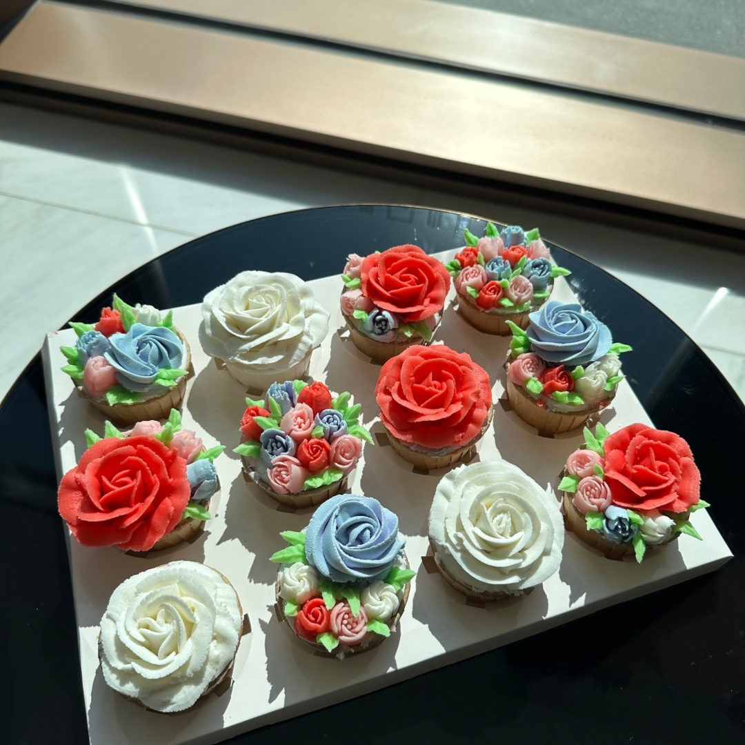魔法 Cupcakes - 海洋玫瑰 (12 件起)
