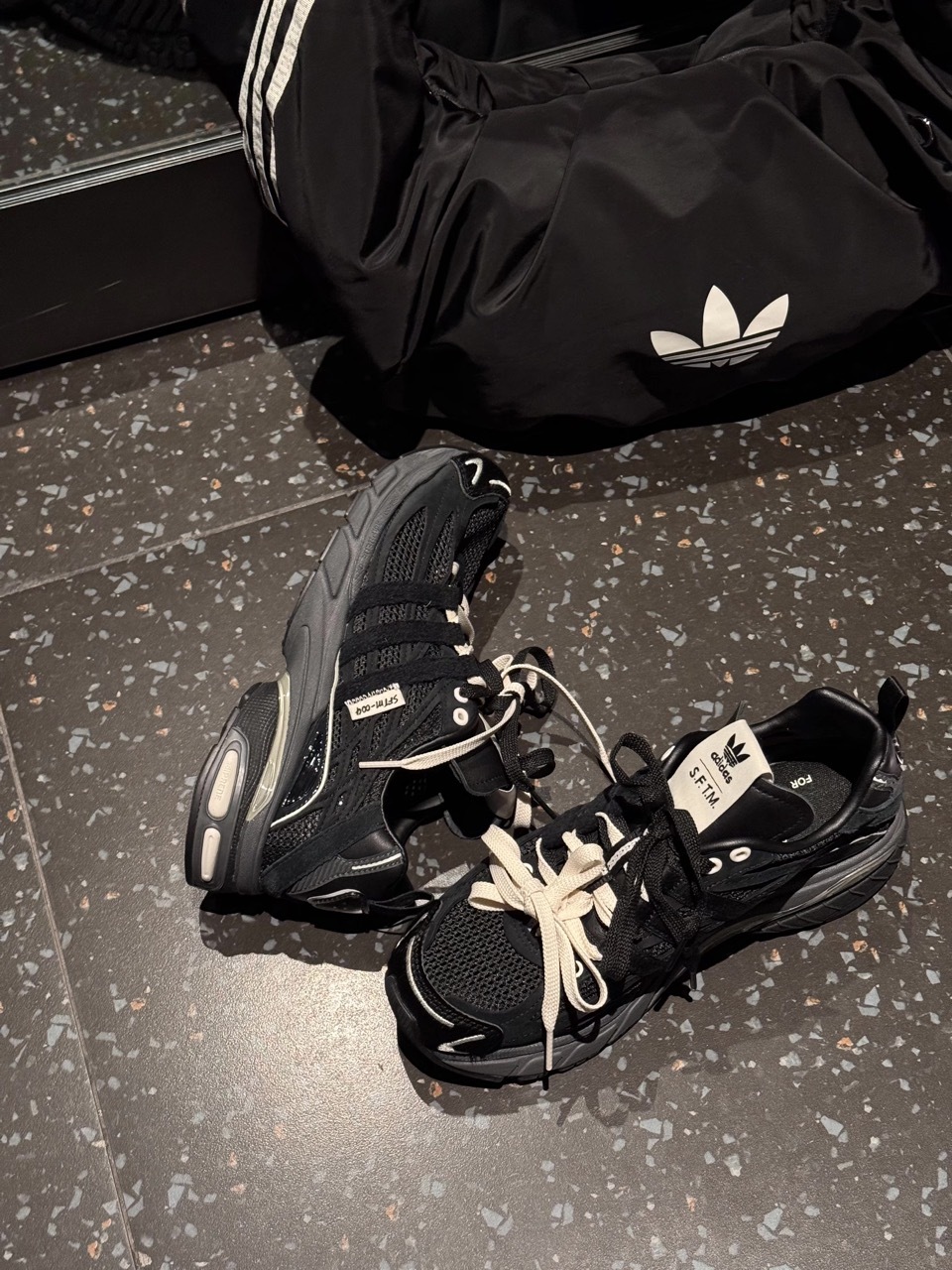 SONG FOR THE MUTE X ADIDAS ADISTAR CUSHION S.F.T.M 芭蕾風 黑奶油 麂皮 網布 男鞋 JP8416 / 現＋預