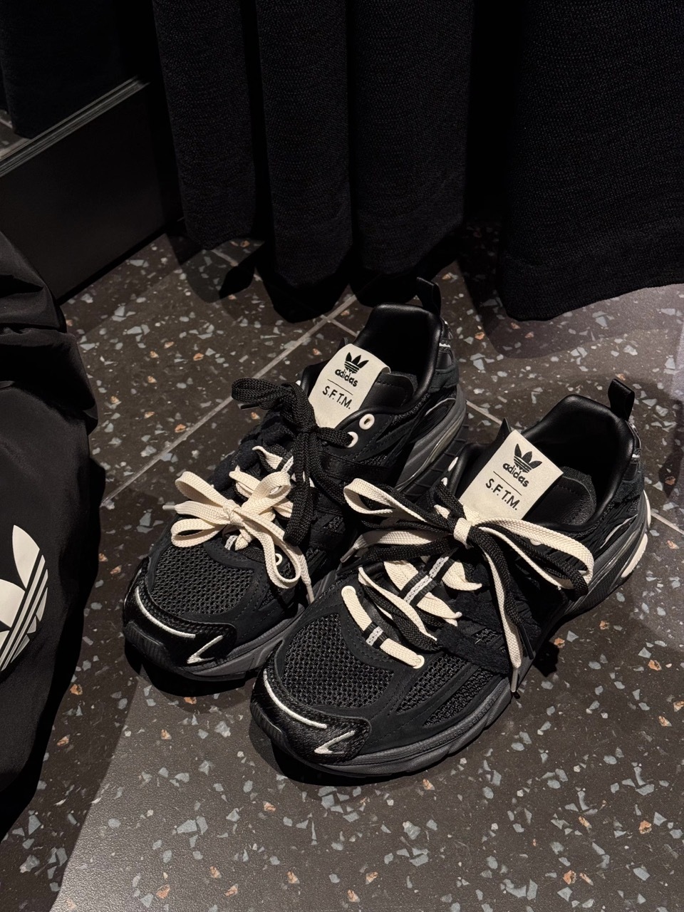 SONG FOR THE MUTE X ADIDAS ADISTAR CUSHION S.F.T.M 芭蕾風 黑奶油 麂皮 網布 男鞋 JP8416 / 現＋預