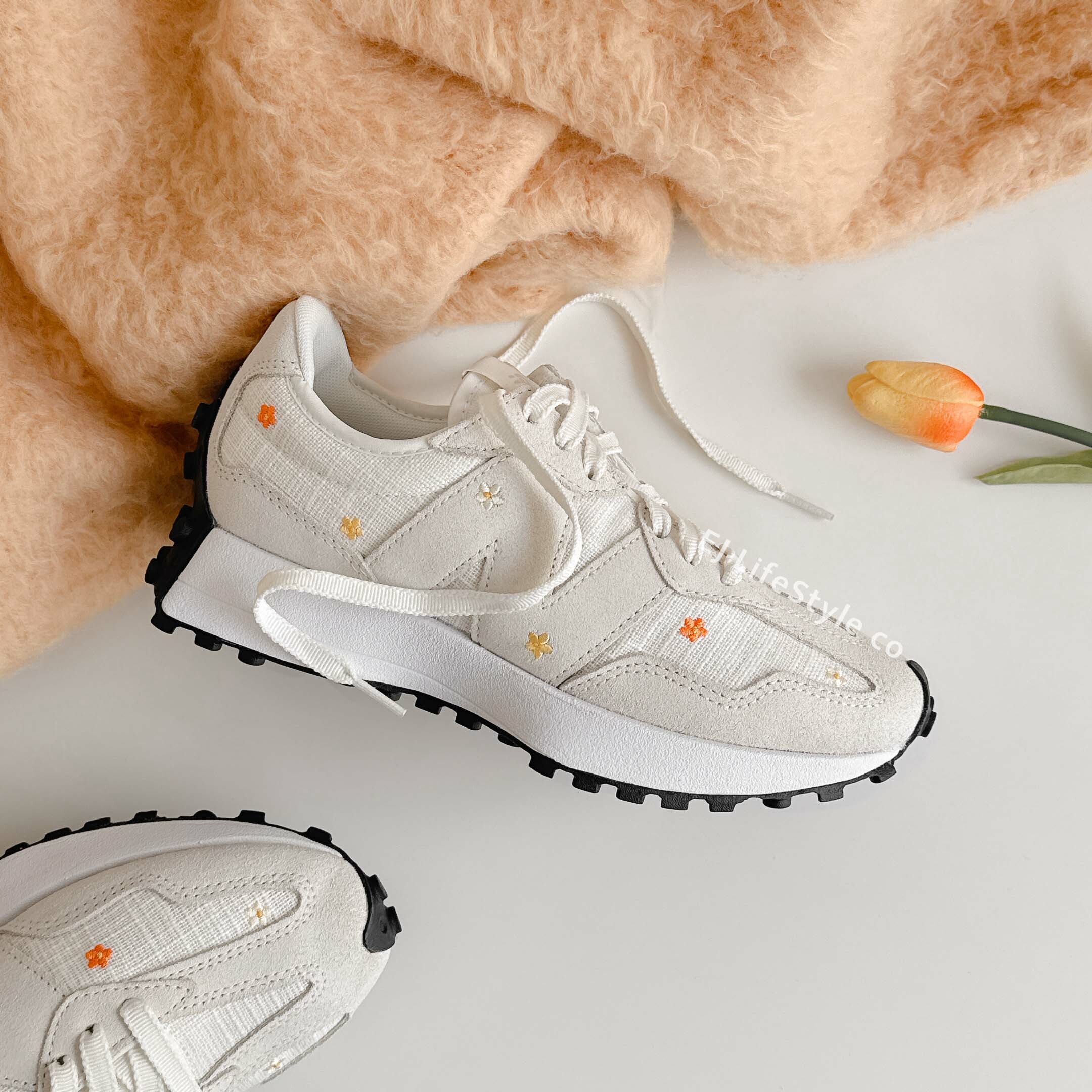 NEW BALANCE 327 NB 327 燕麥編織 小花鞋 米灰 奶油 麂皮 女鞋 WS327DCA /現貨