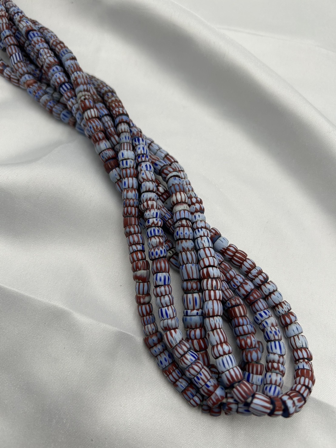 條-(小)貿易雪弗蘭珠6mm長60cm約136顆