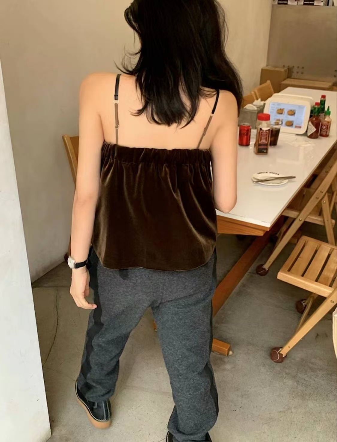 絲絨質感細肩帶背心(肩帶可調)