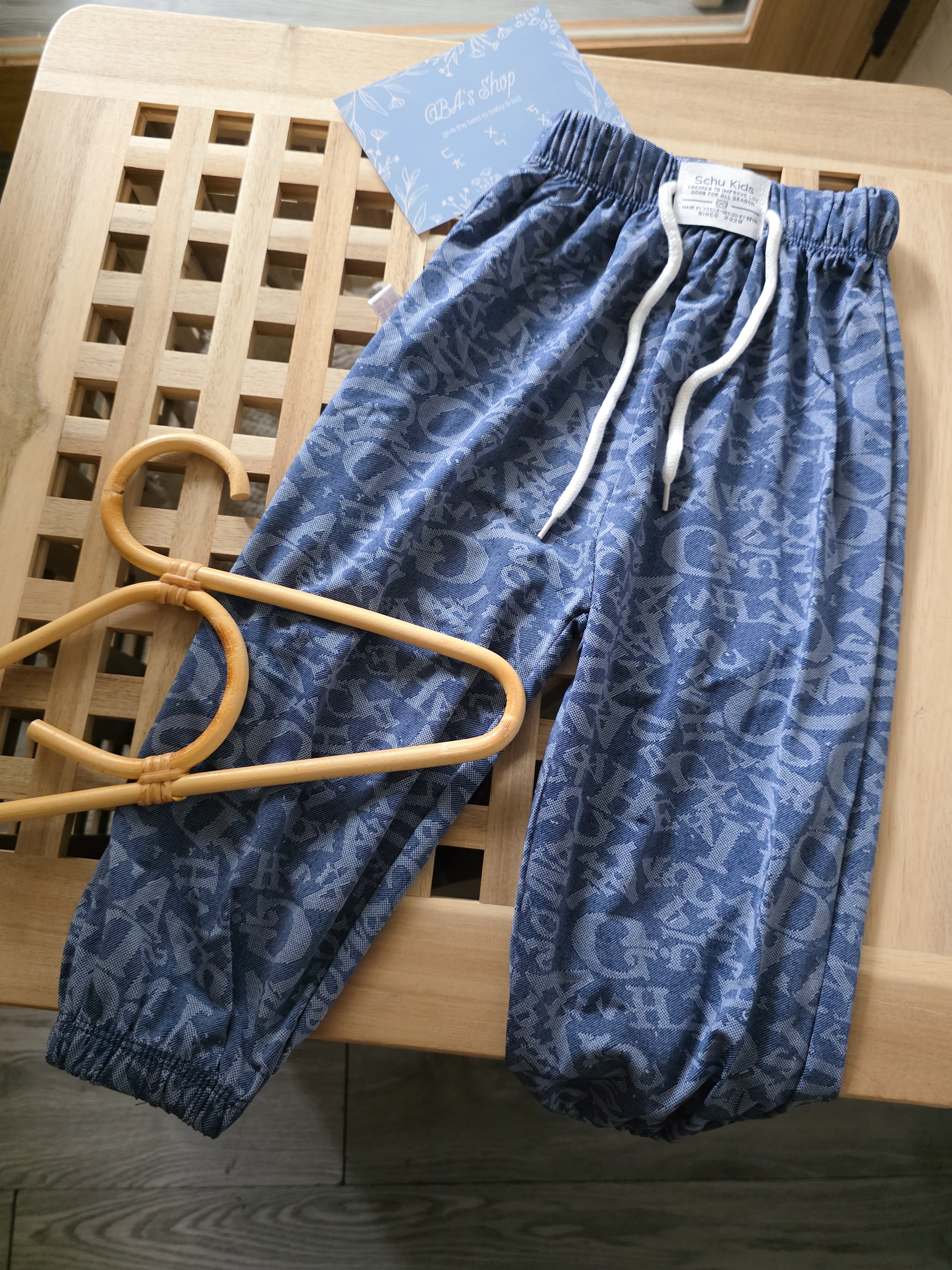 藍色仿牛仔字母 涼感防蚊褲