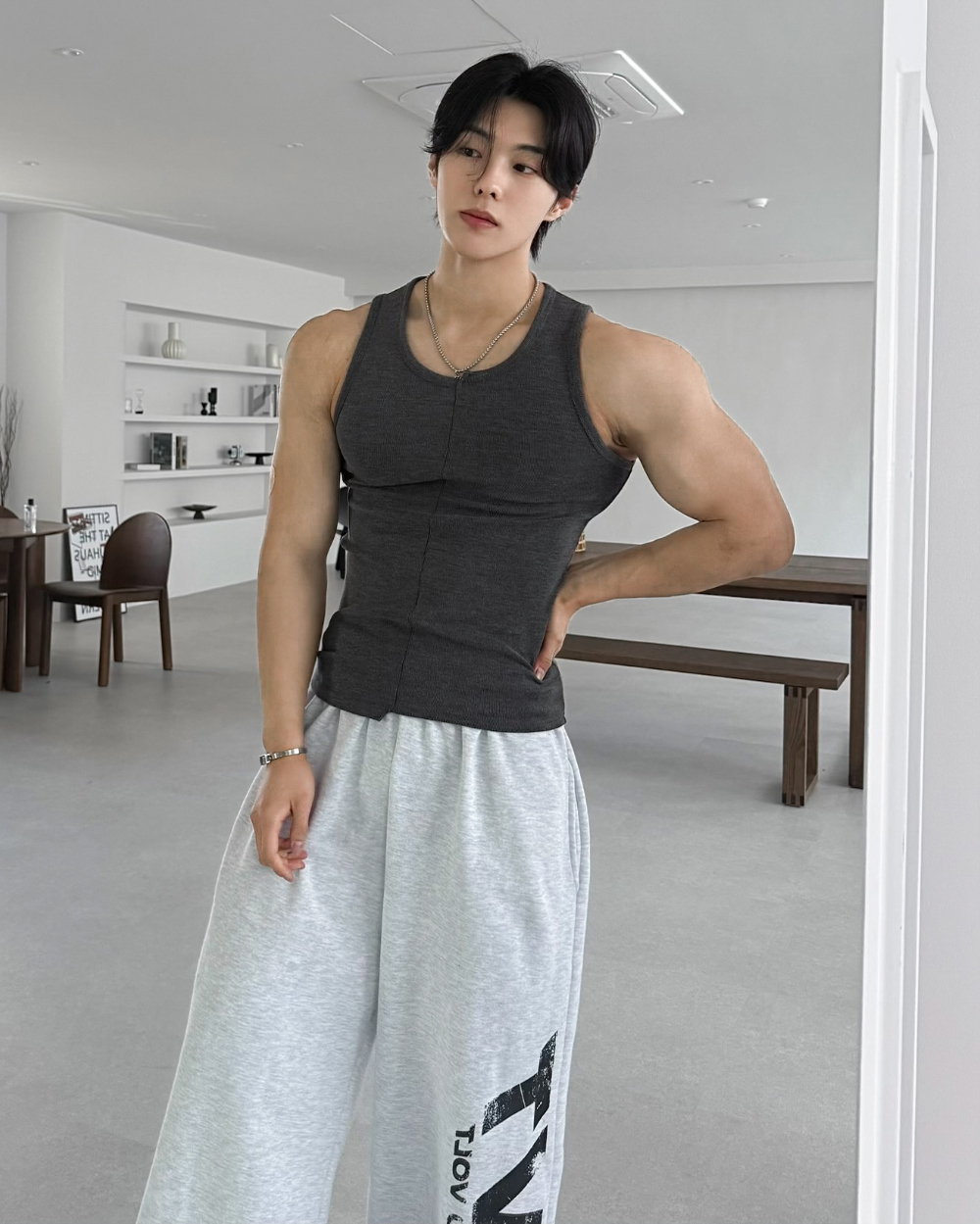 不對稱剪裁肌肉背心