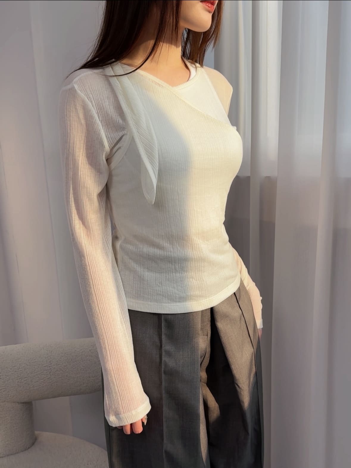 微透斜切細羅紋設計感上衣