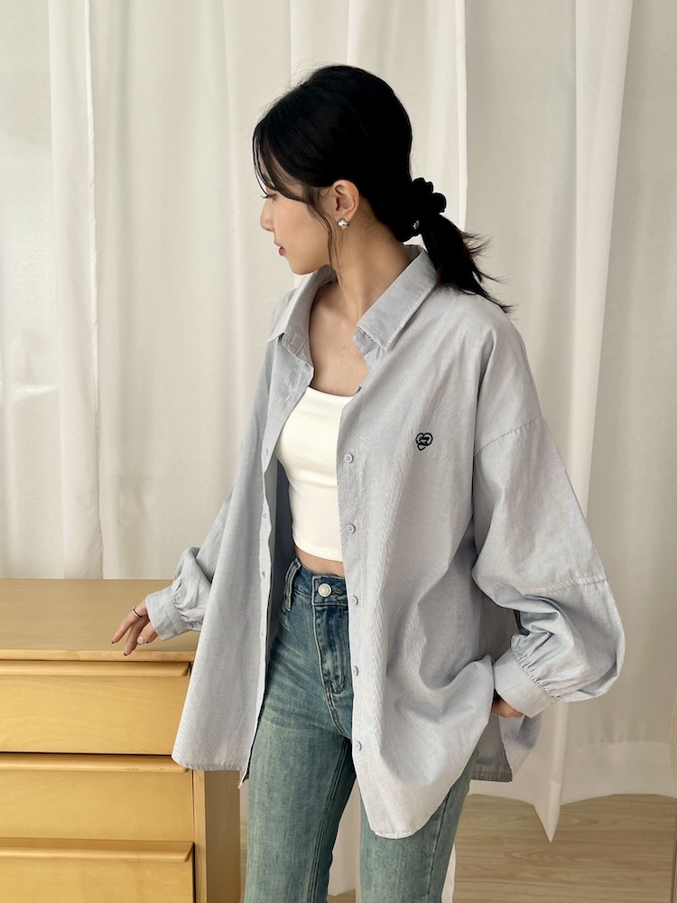 愛心刺繡直條襯衫