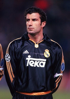 1999 Real Madrid Retro Away Shirt with 2000 UEFA Nameset and Patch