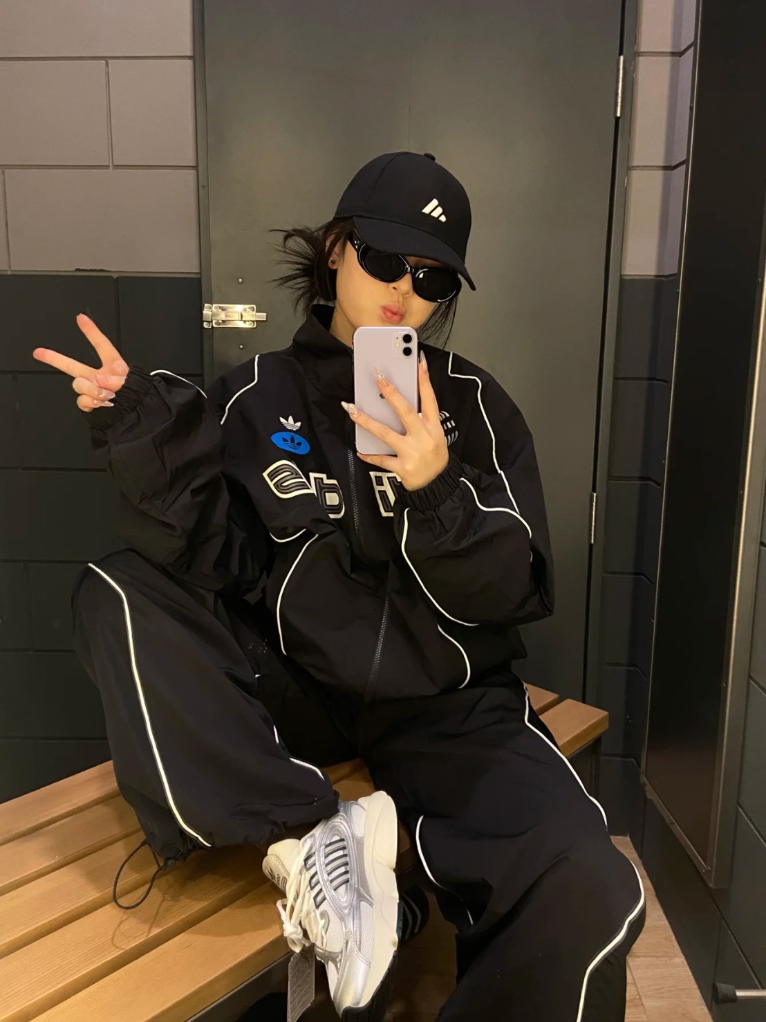 國外限定 ADIDAS 賽車風外套 防風透氣立領外套