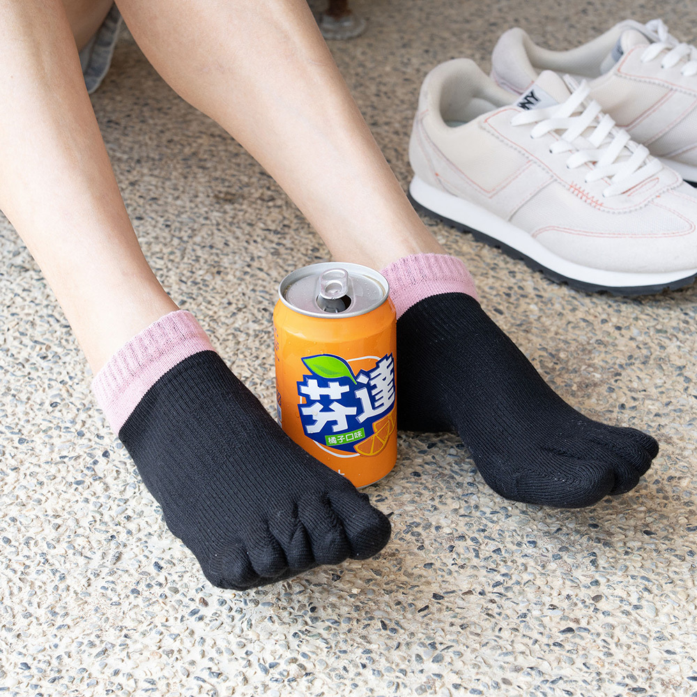 《日和ひより》立體足間五趾襪-曜黑粉-船型-M〈除臭/厚底〉