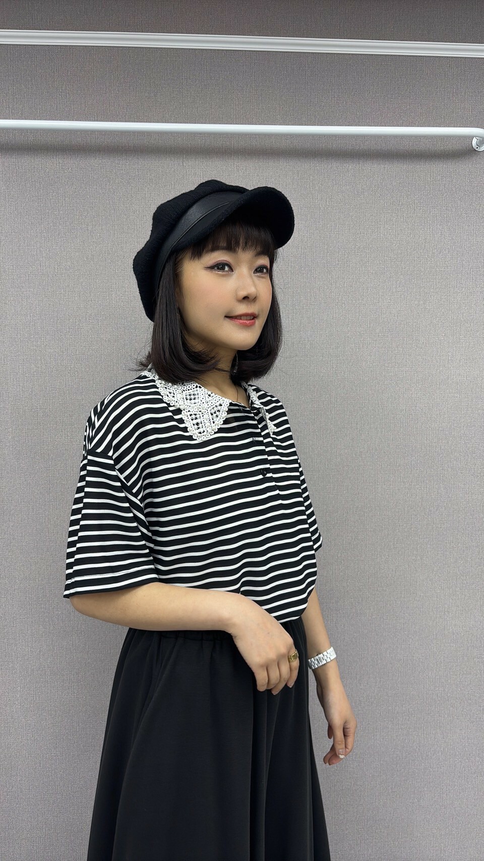 蕾絲領開襟條紋上衣