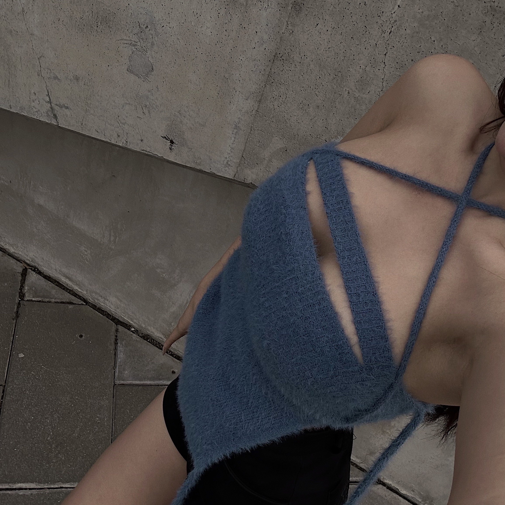 Apr【 4.8PM18:00】訂製款,香甜迷人交叉繞脖不規則抹胸背心