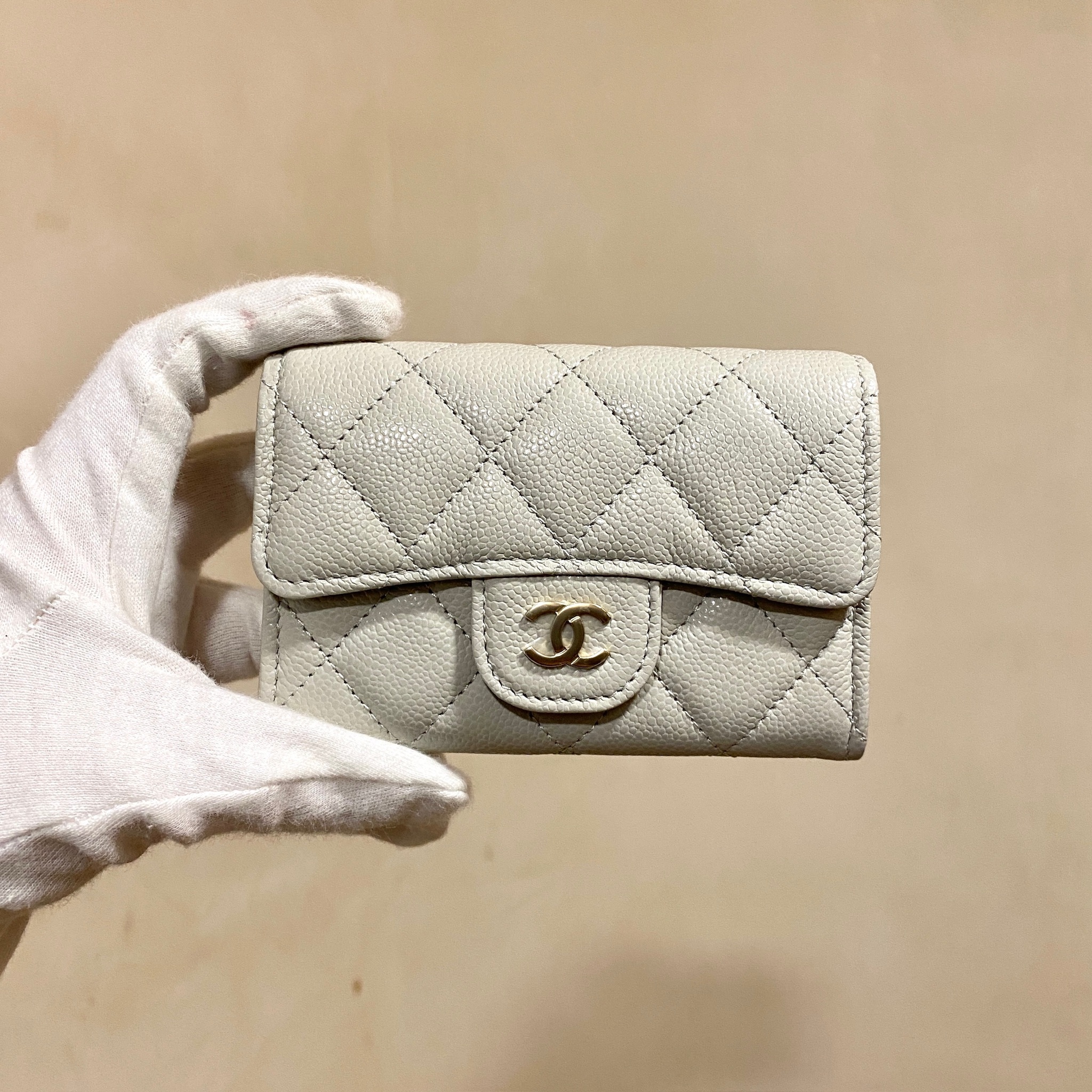 【完売必至】CHANEL クラシックカードケース ホワイト シャネル クラシック カードケース ♡