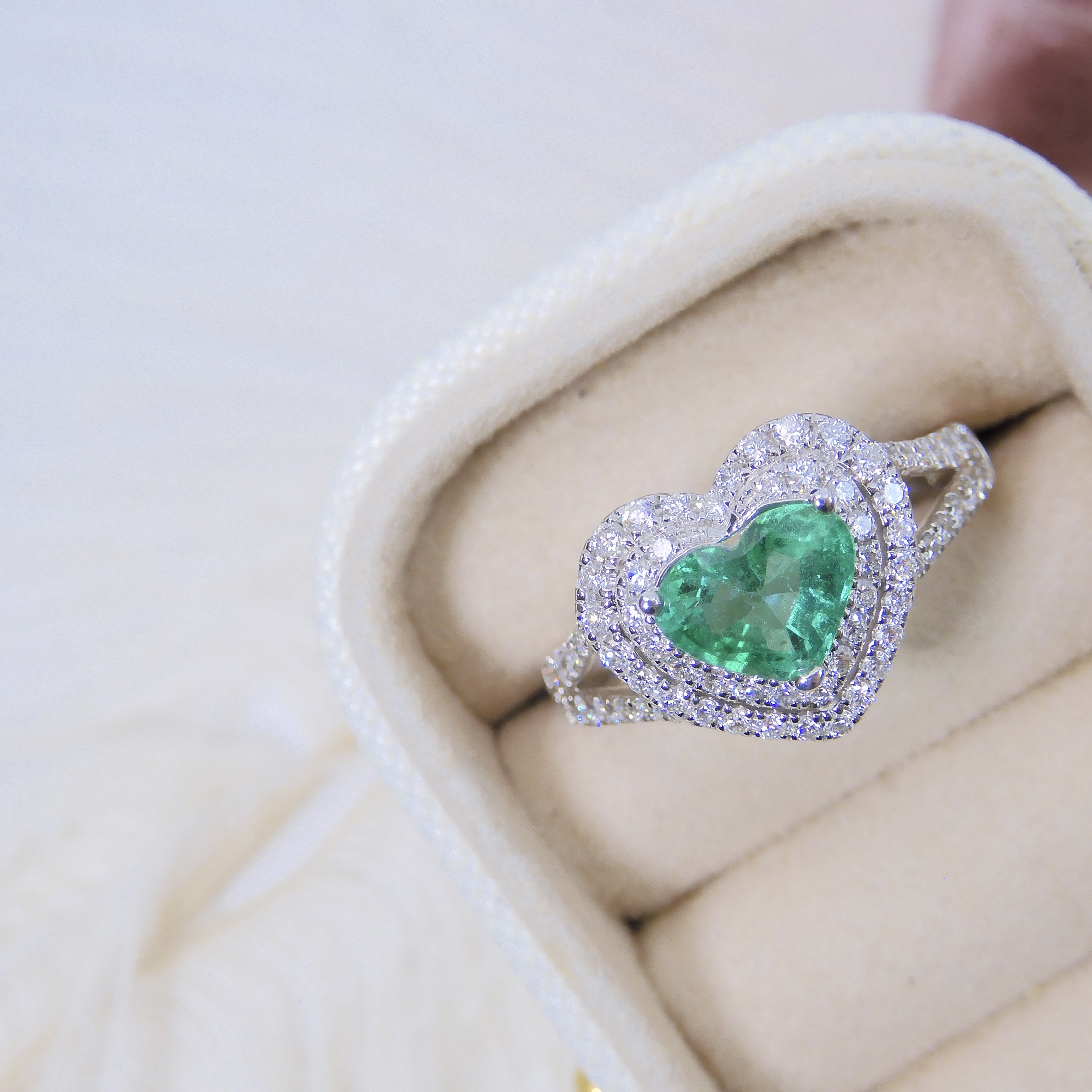 18K金 0.985ct 綠寶石戒指 (配國際證書)