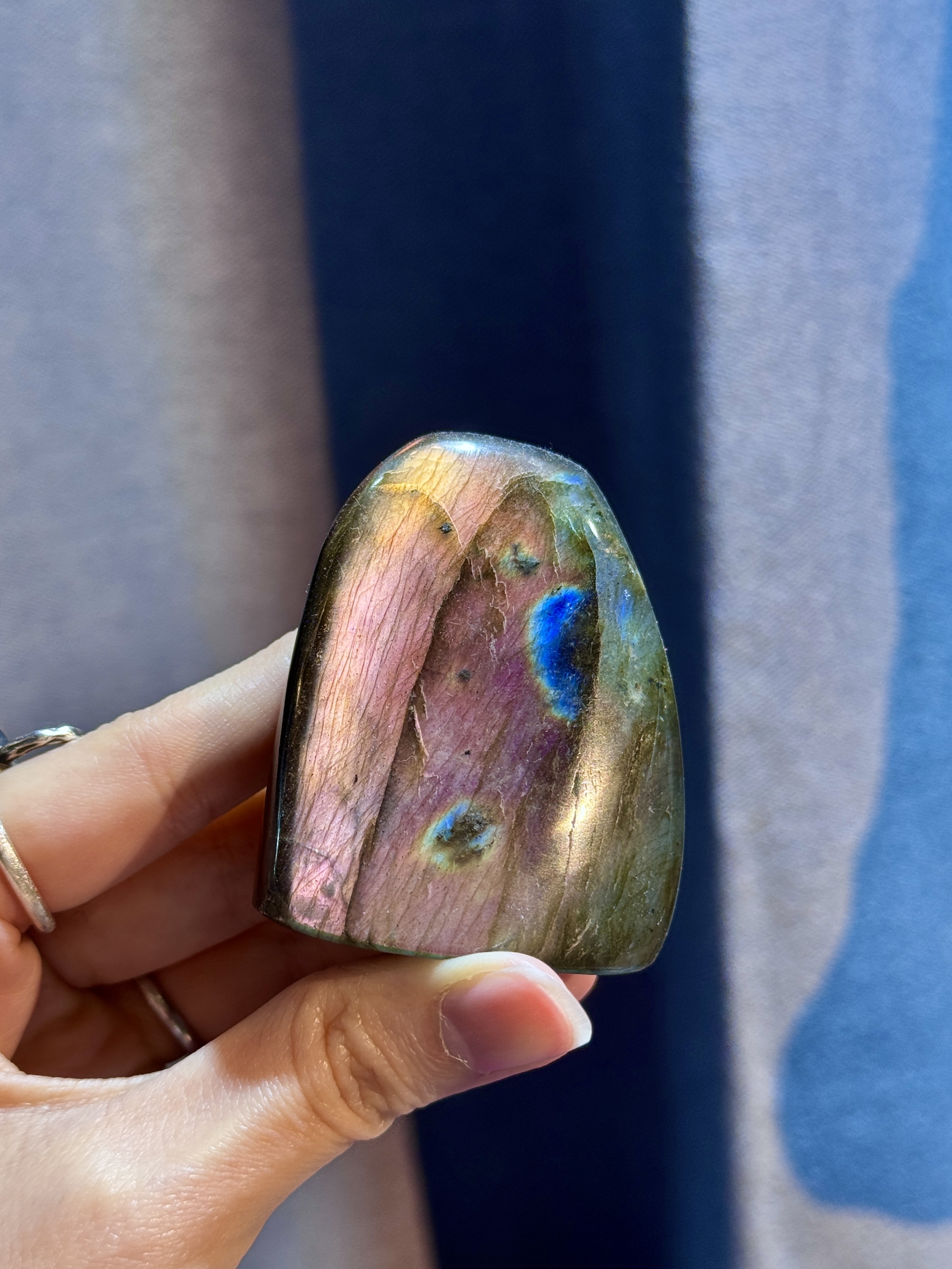 紫光拉長石 8021