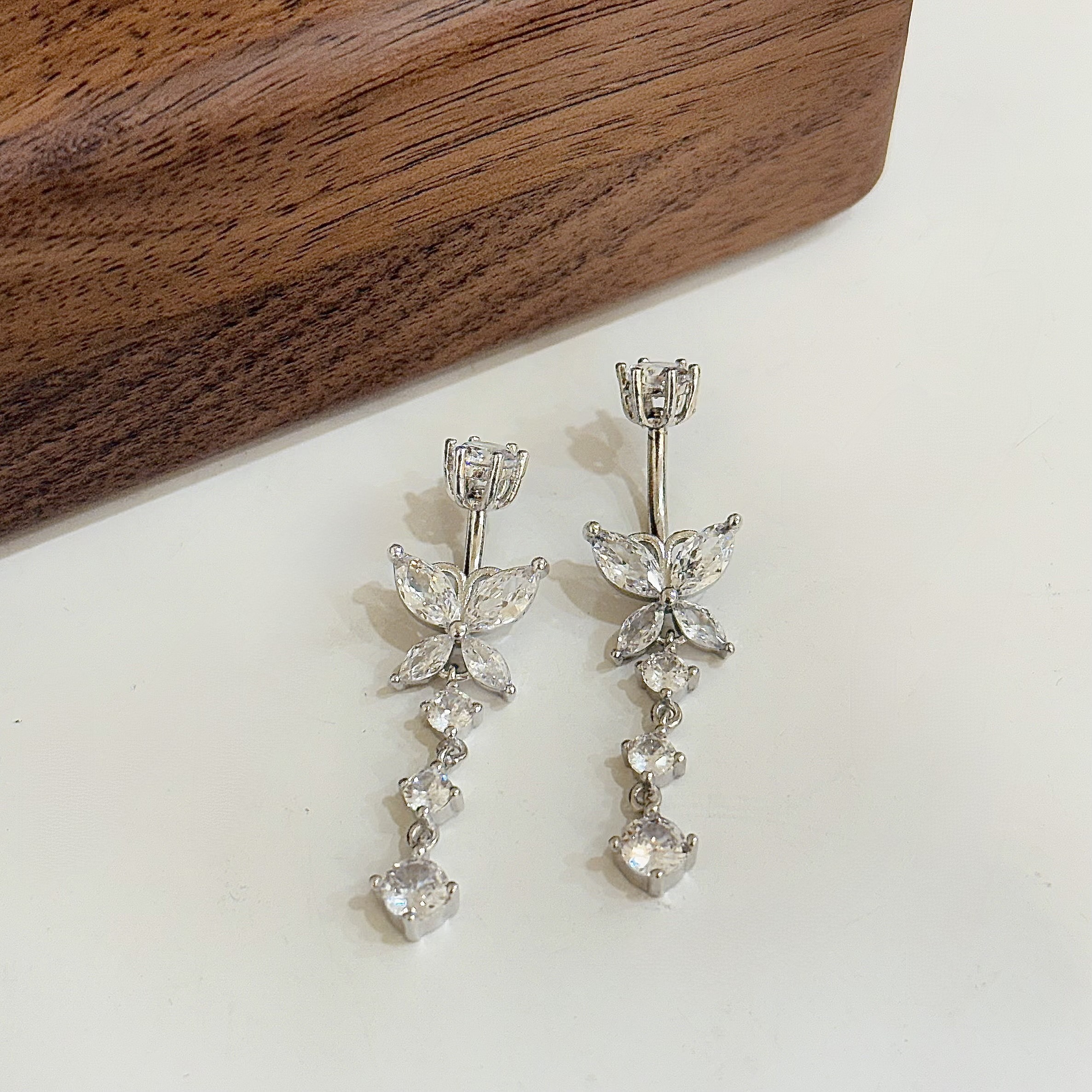 【純銀】蝴蝶垂吊肚環