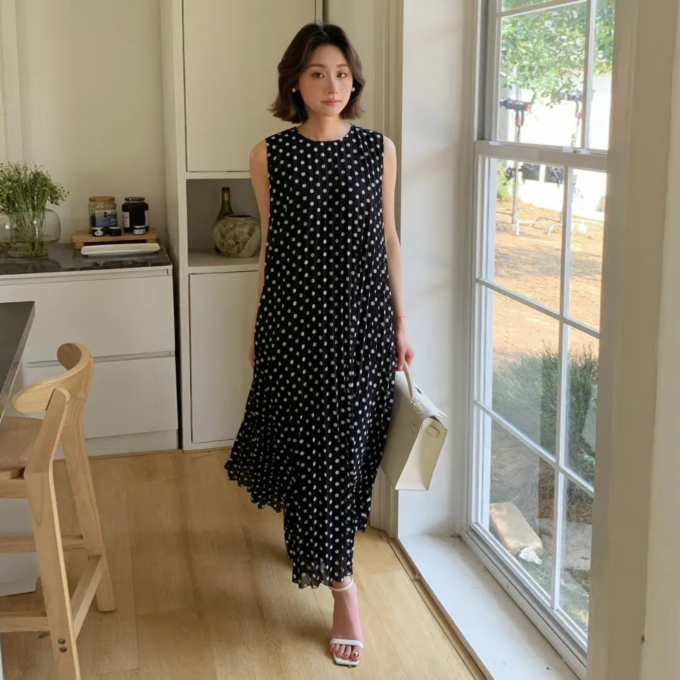 經典黑配色點點無袖圓領傘擺長洋裝S-M (Elegant & Love)