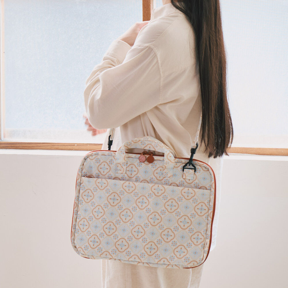 13"Laptop Case (Advanced)/Begonia Glass Pattern/Sweet Almond