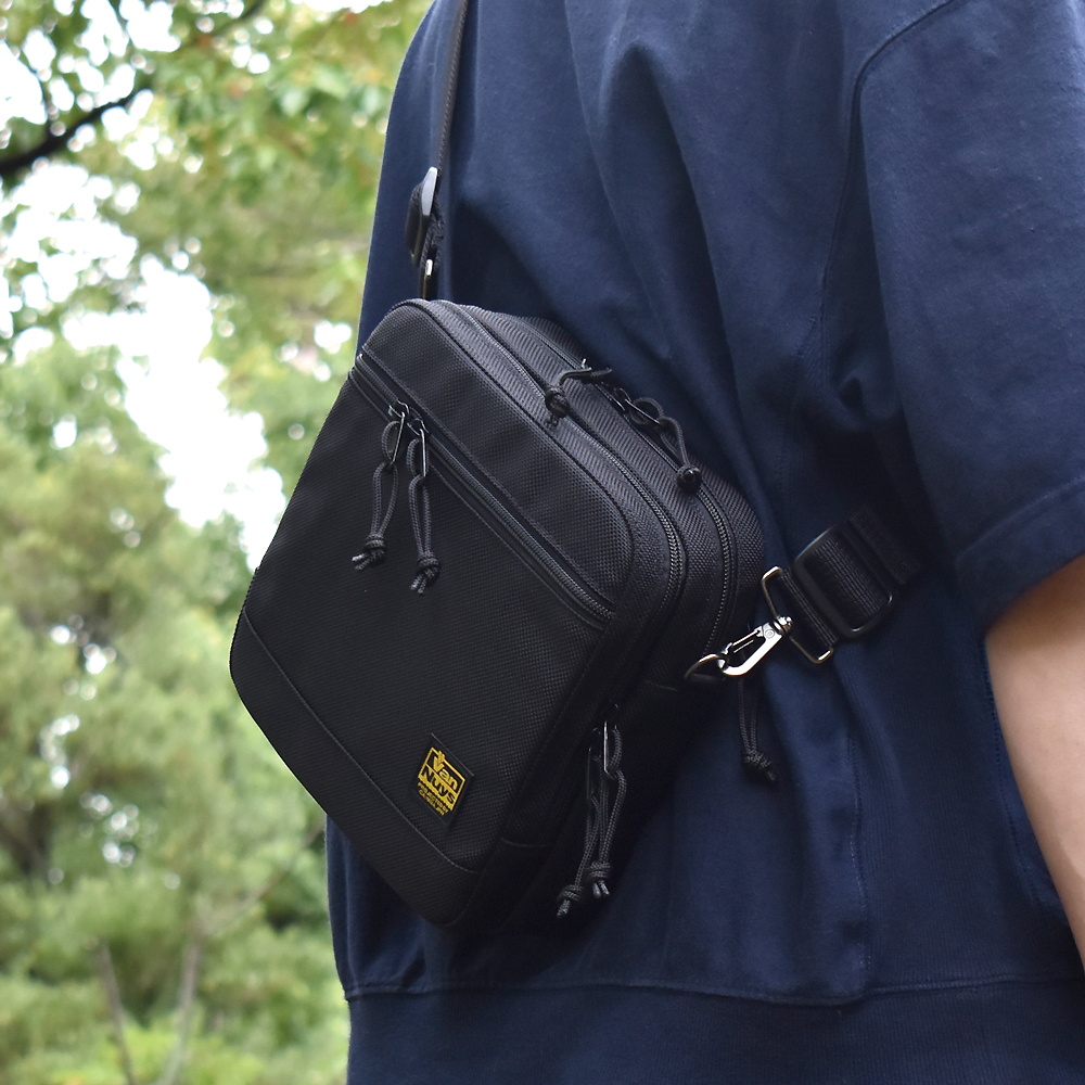 VanNuys E490 雙層輕便斜背包