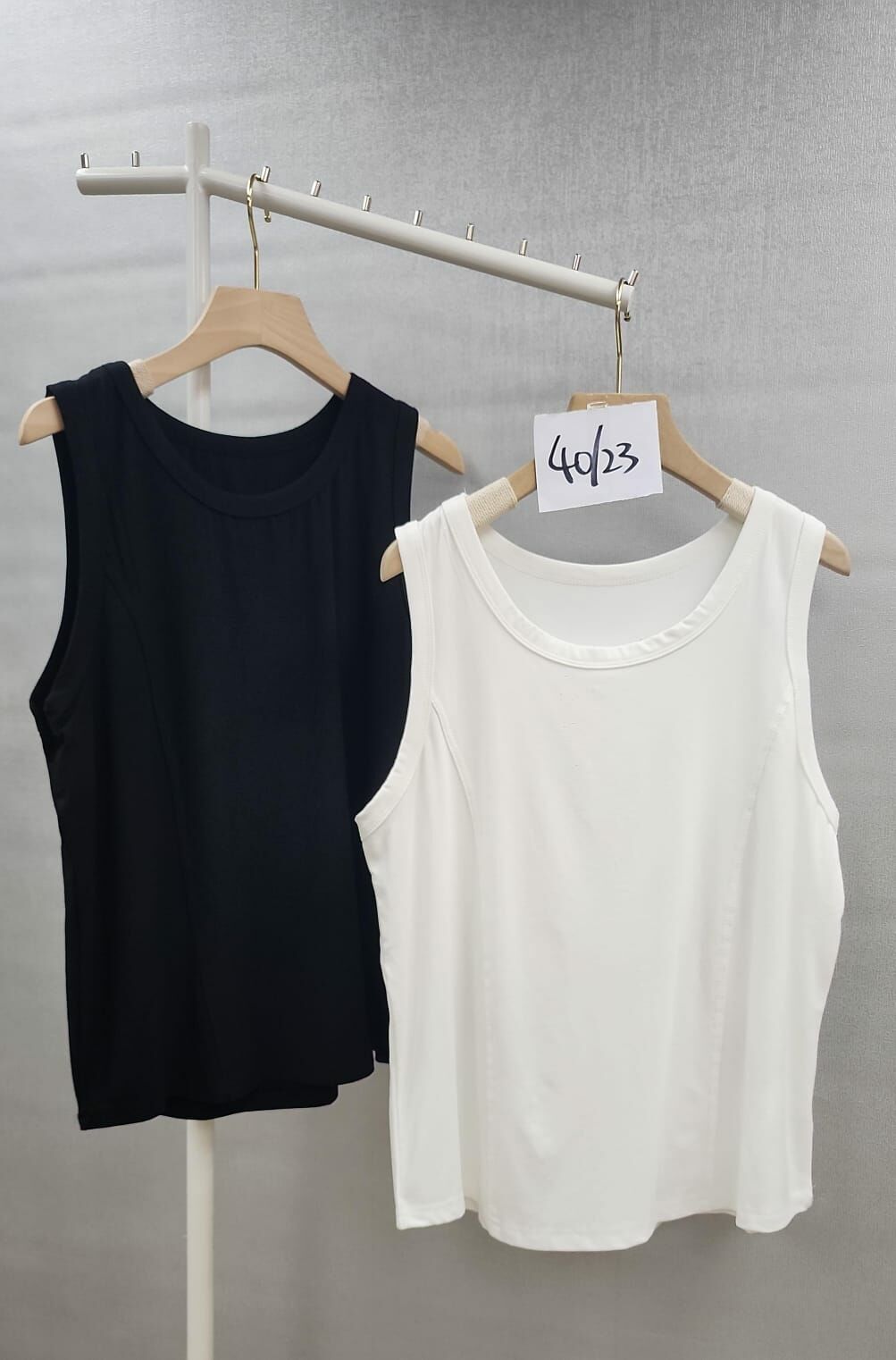 Cd2705  淨色打底背心   胸40  長23  $89/1 $150/2