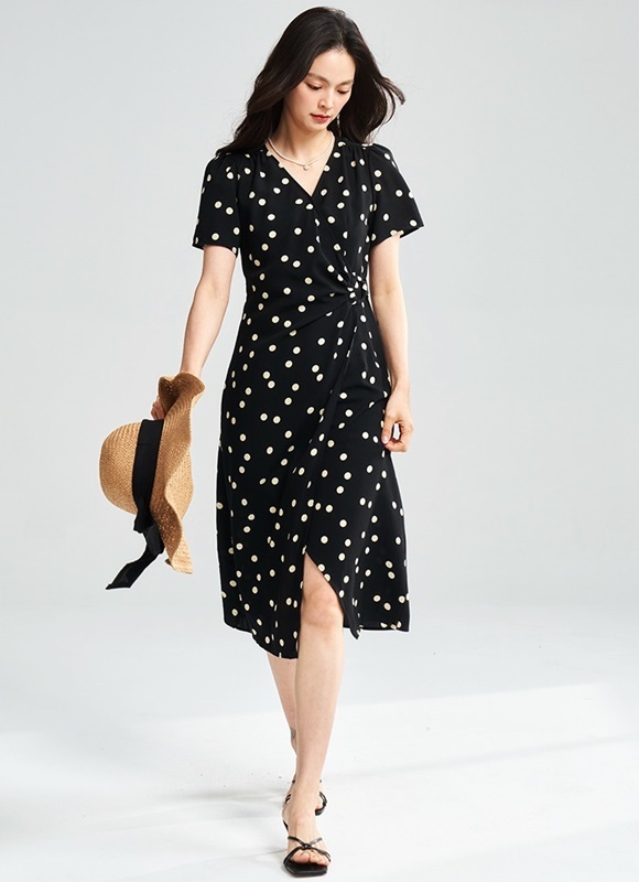 V領側收腰點點洋裝 黑色