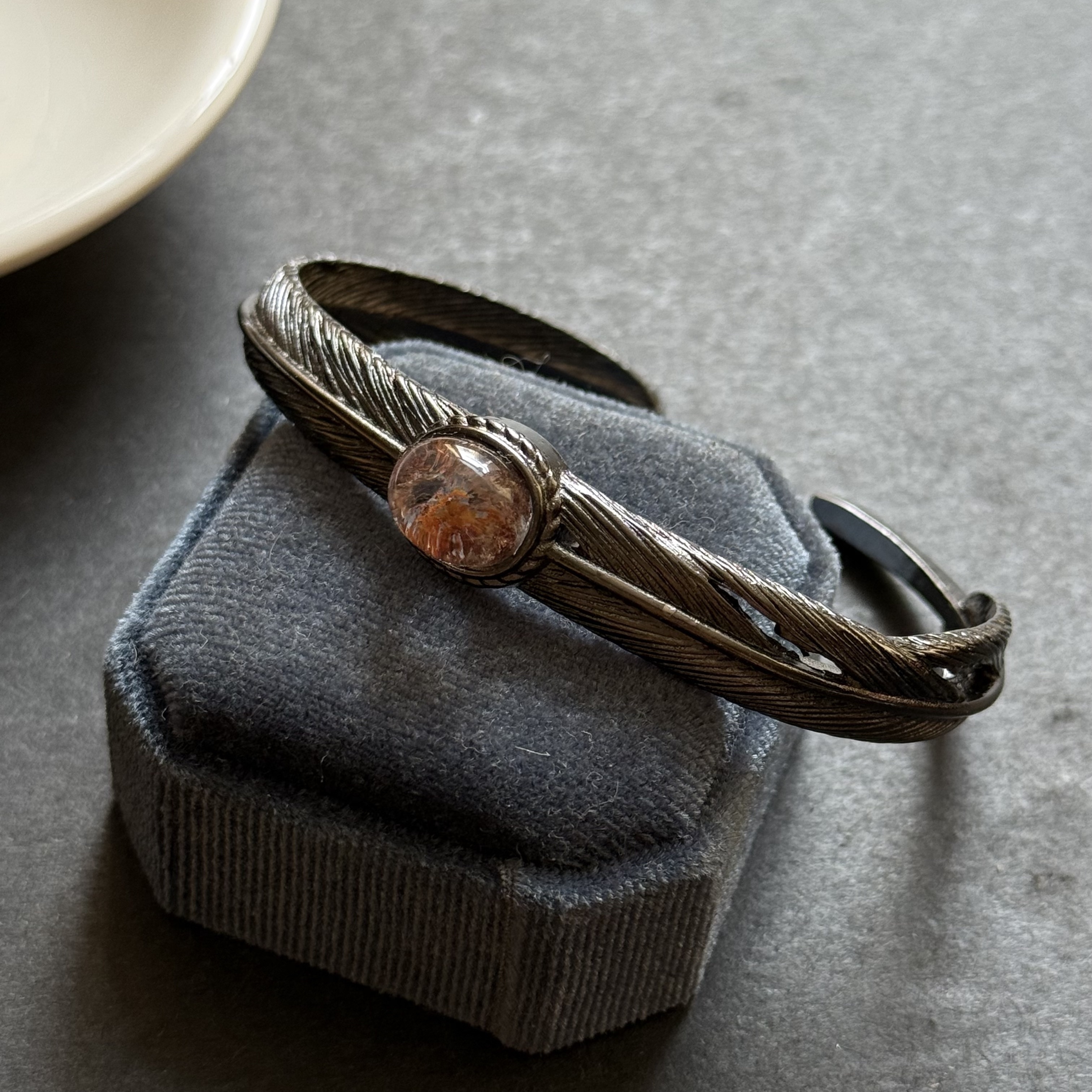 [原石] 紅膠花石英 金屬手鐲 水晶手鐲