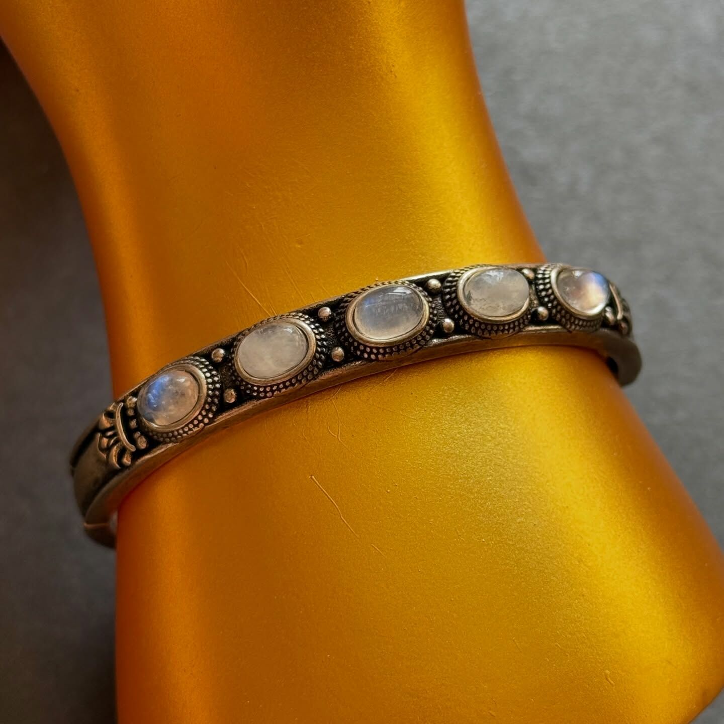 [原石] 月光石 銅手鐲 金屬手鐲