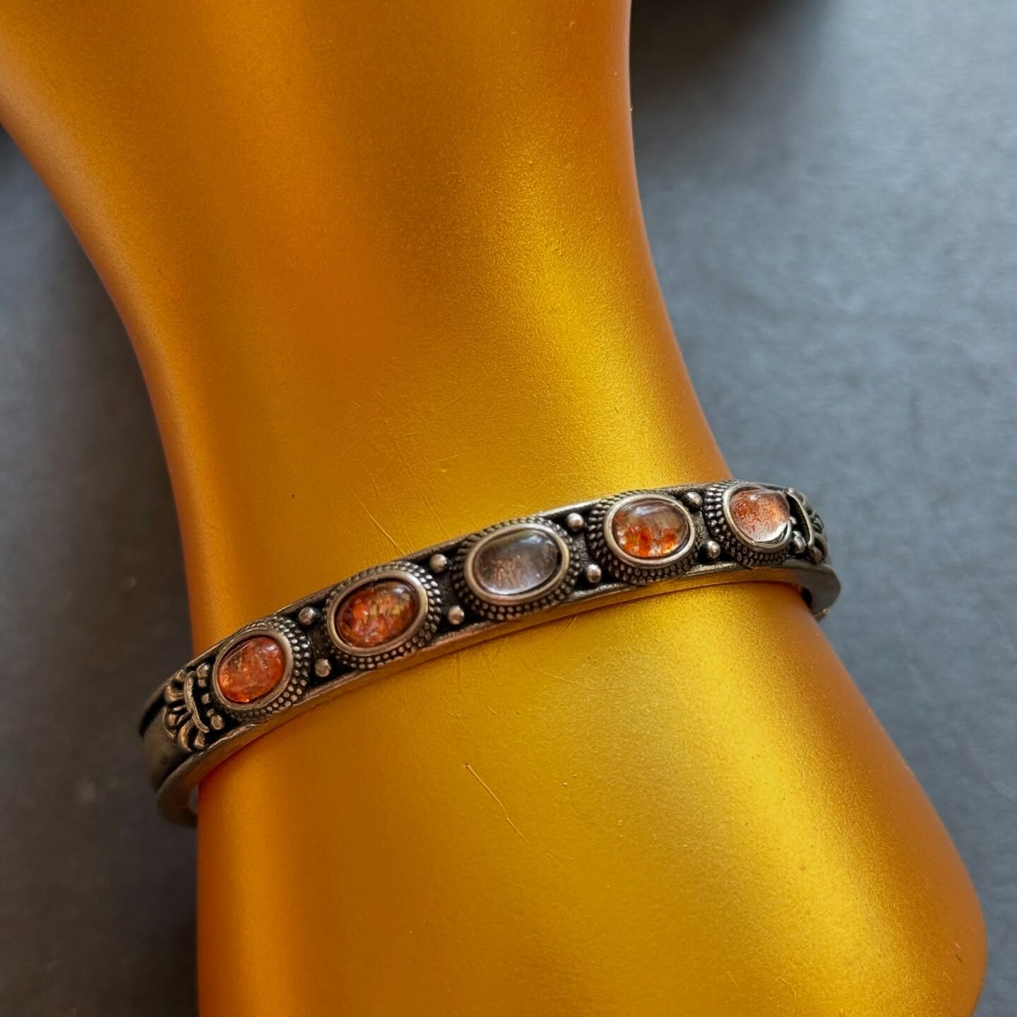 [原石] 阿魯沙太陽石 金太陽石 銅手鐲 金屬手鐲