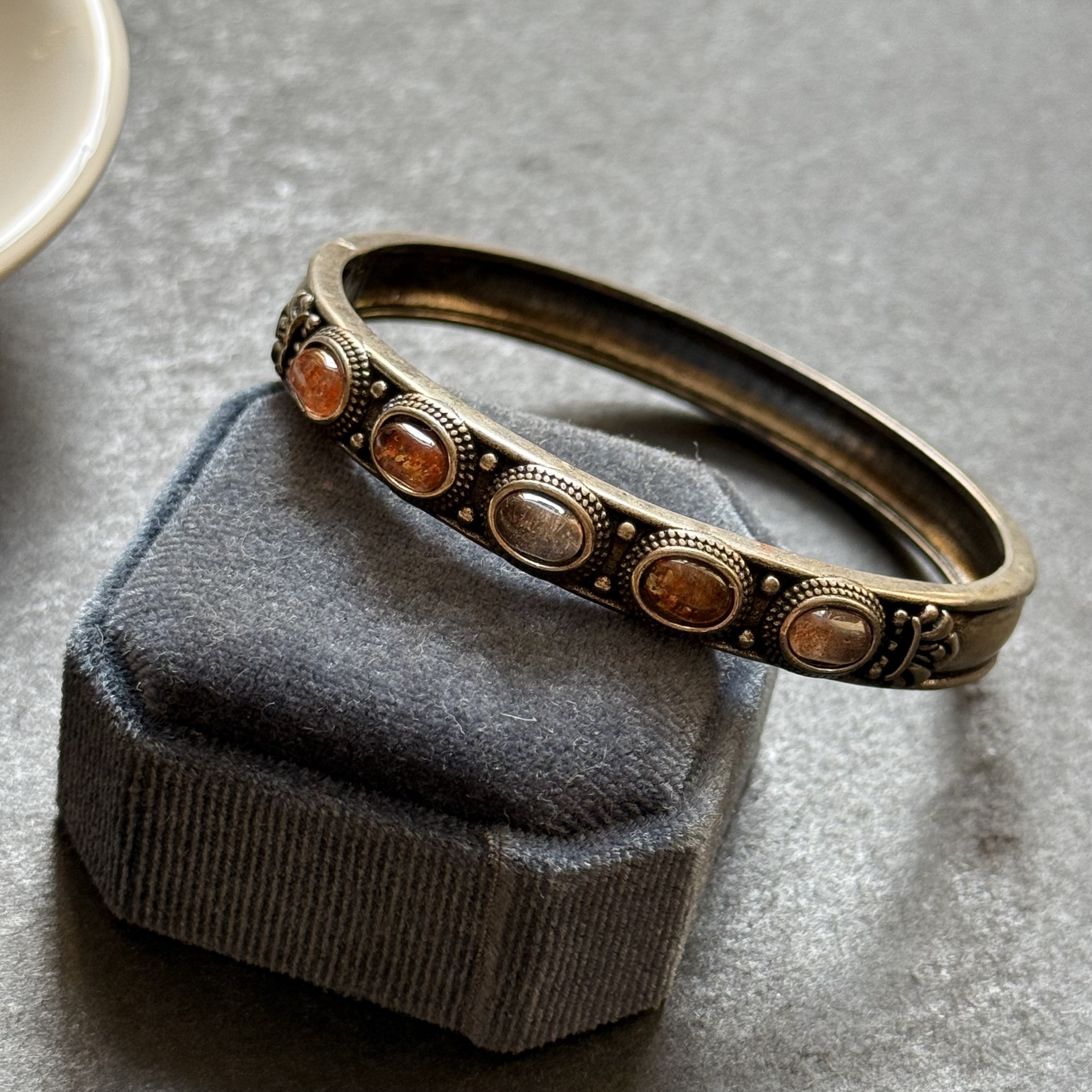 [原石] 阿魯沙太陽石 金太陽石 銅手鐲 金屬手鐲