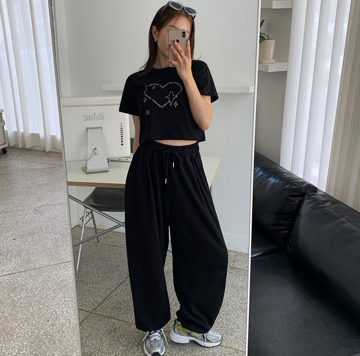 KR SHAPED HEART CROP TEE (2 COLORS)