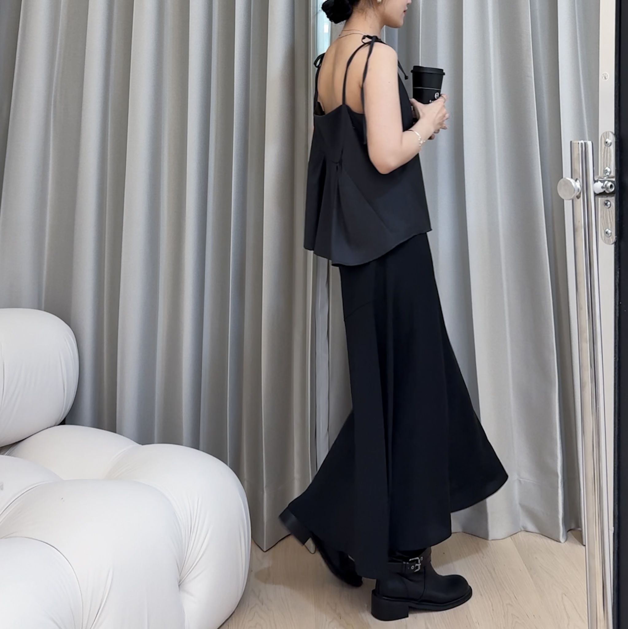 M27設計小斜線細緻滑料微傘裙(黑/SM)