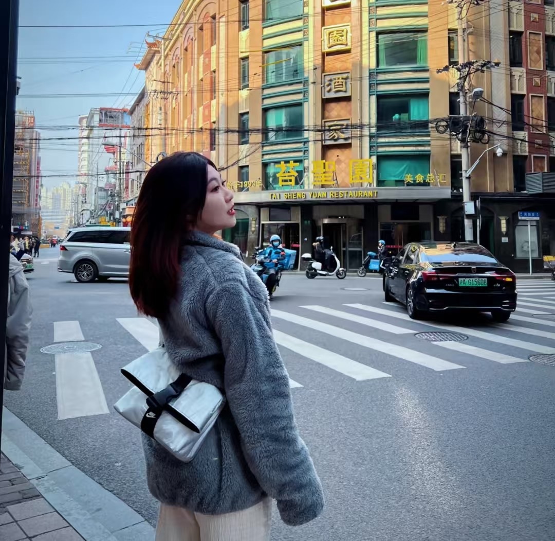 #現貨 NIKE 上海限定 斜背包 運動斜跨包 銀色