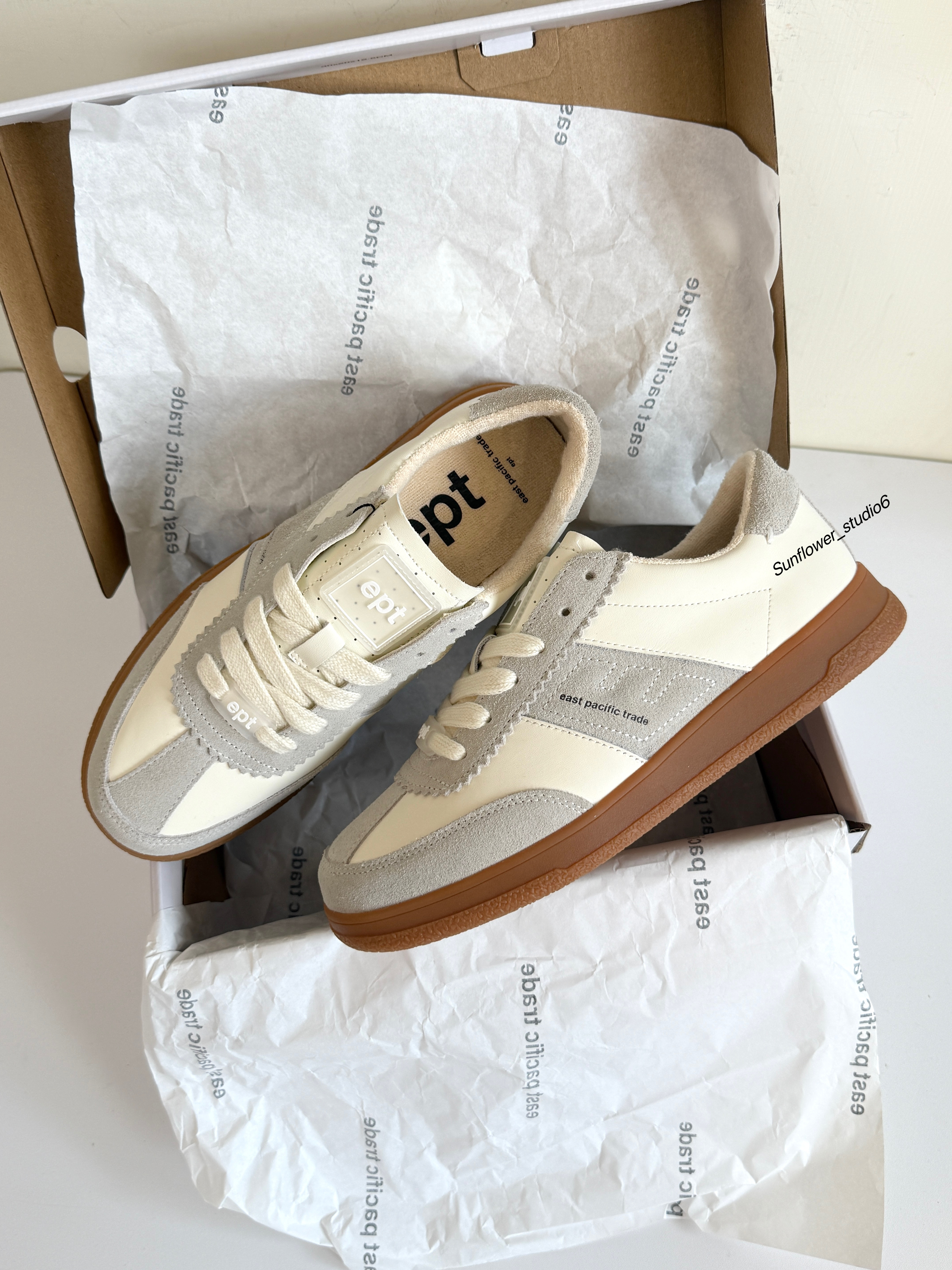 韓國🇰🇷連線 EPT Santos 灰白色 淺灰色 麂皮 皮革 焦糖底 寬鞋帶 德訓鞋 男女款/預購