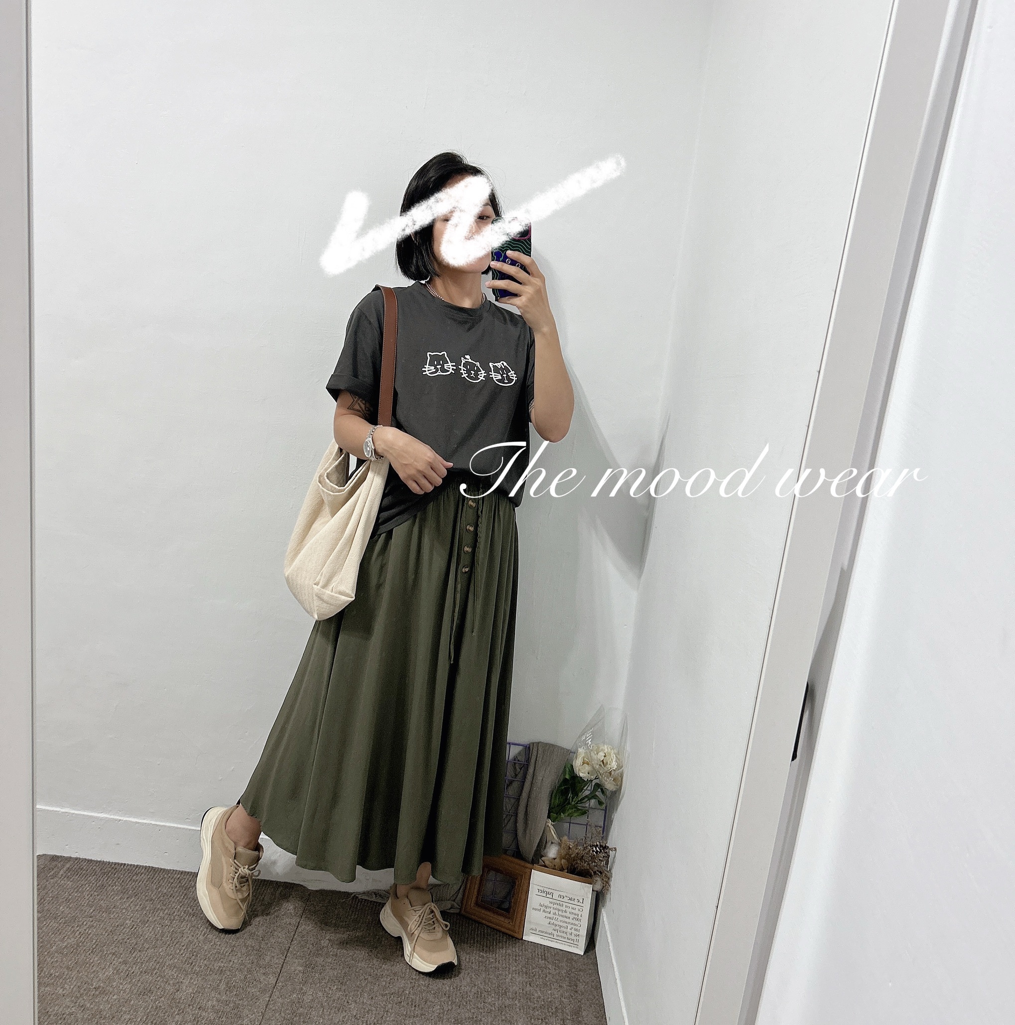 可愛立體刺繡貓咪短袖上衣(深灰/淺米灰)