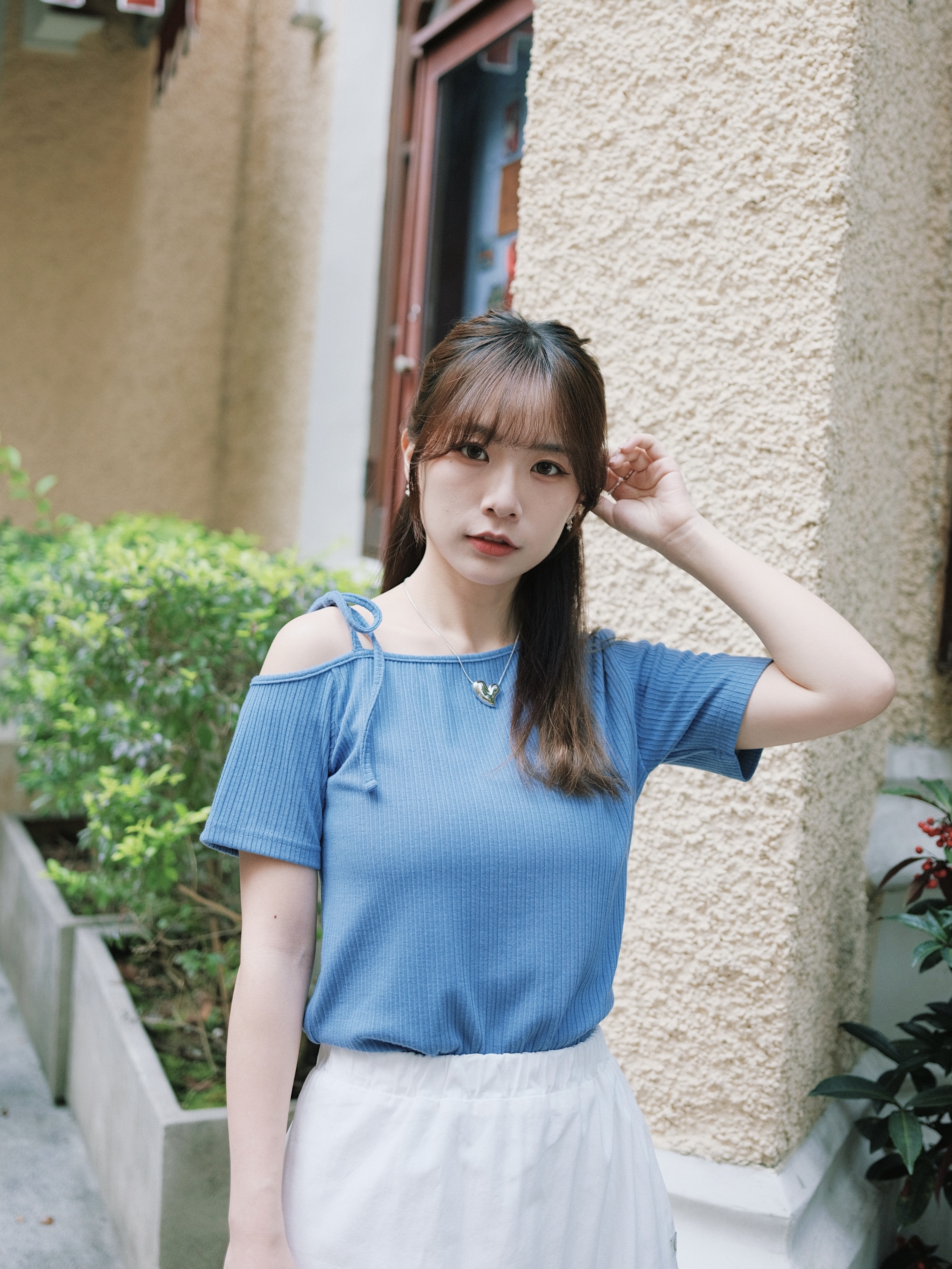 四色 / 蝴蝶結露肩短袖上衣 / Cold Shoulder Ribbon Short Sleeve Top