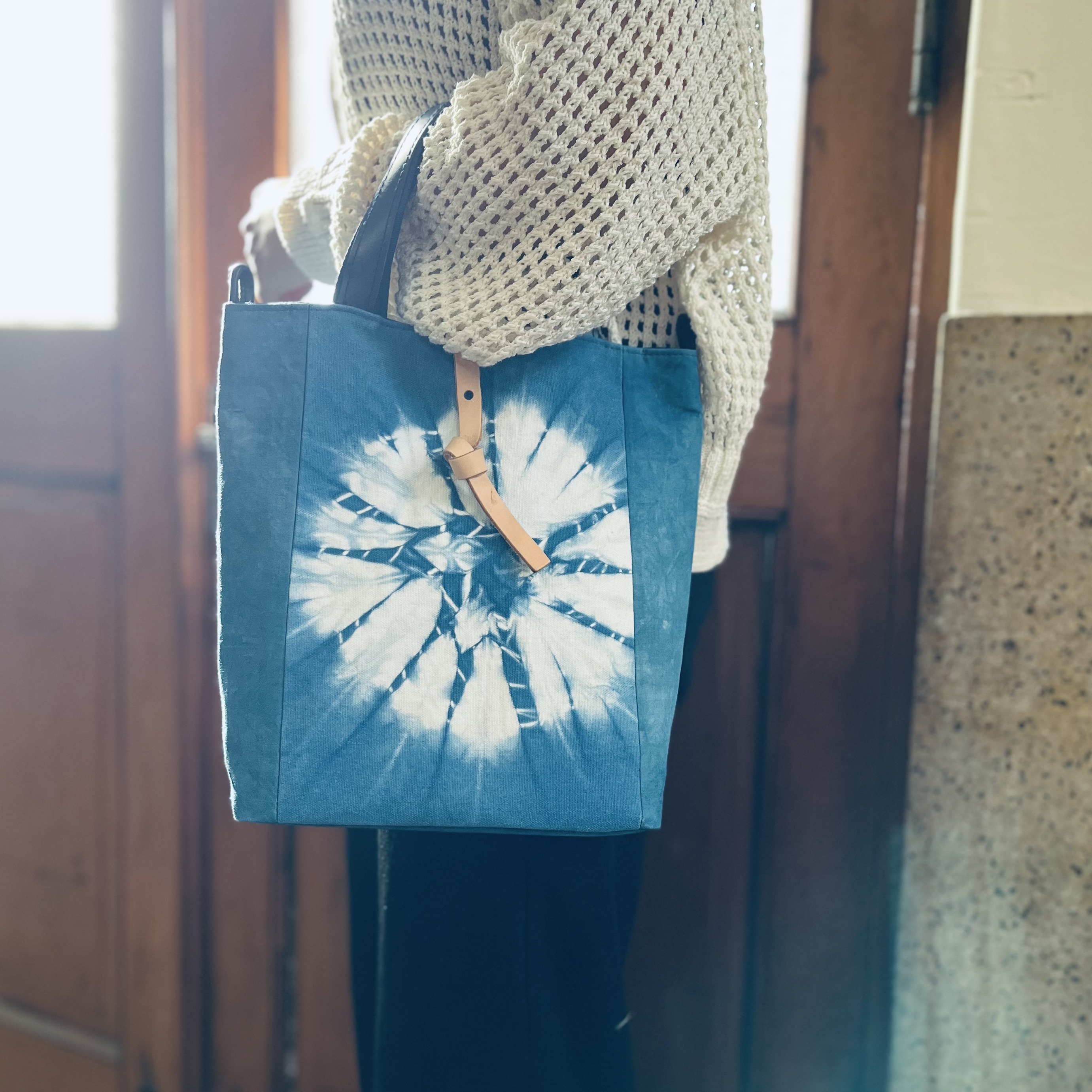 Kyokuhaku 藍染托特包