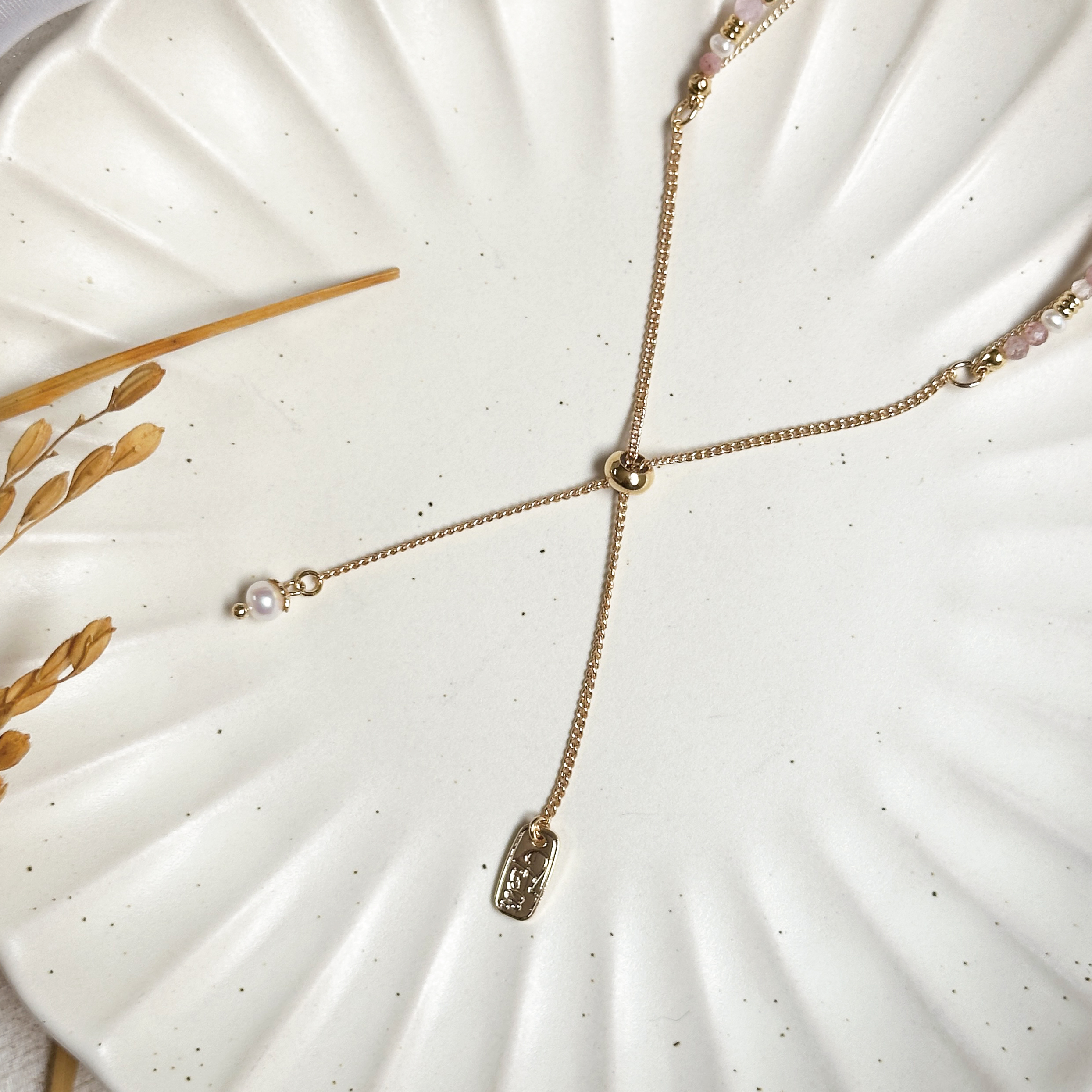 生日花 · 壹月壹 · 繡球花 – 珍珠草莓晶 – 手鍊