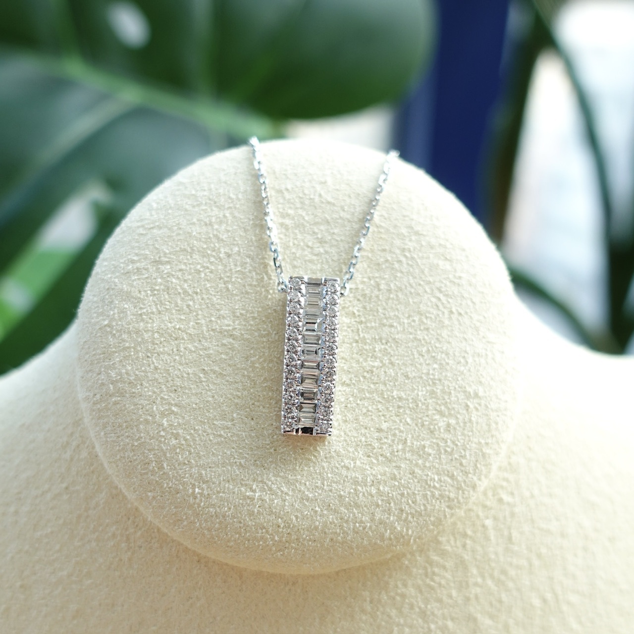 18K金梯方拼鑽石吊墜連項鍊 -0.45ct