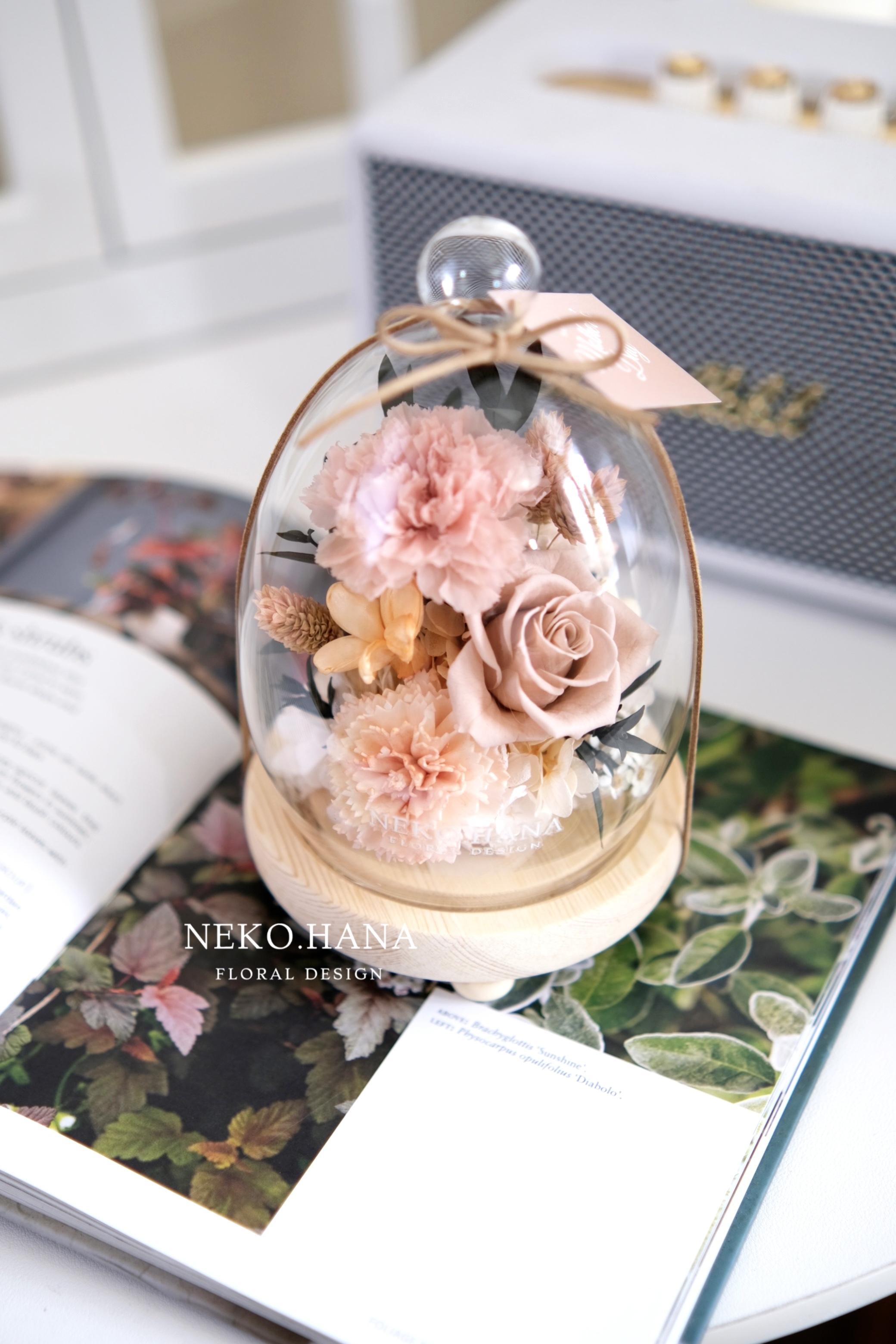 裸色系康乃馨永生花盅