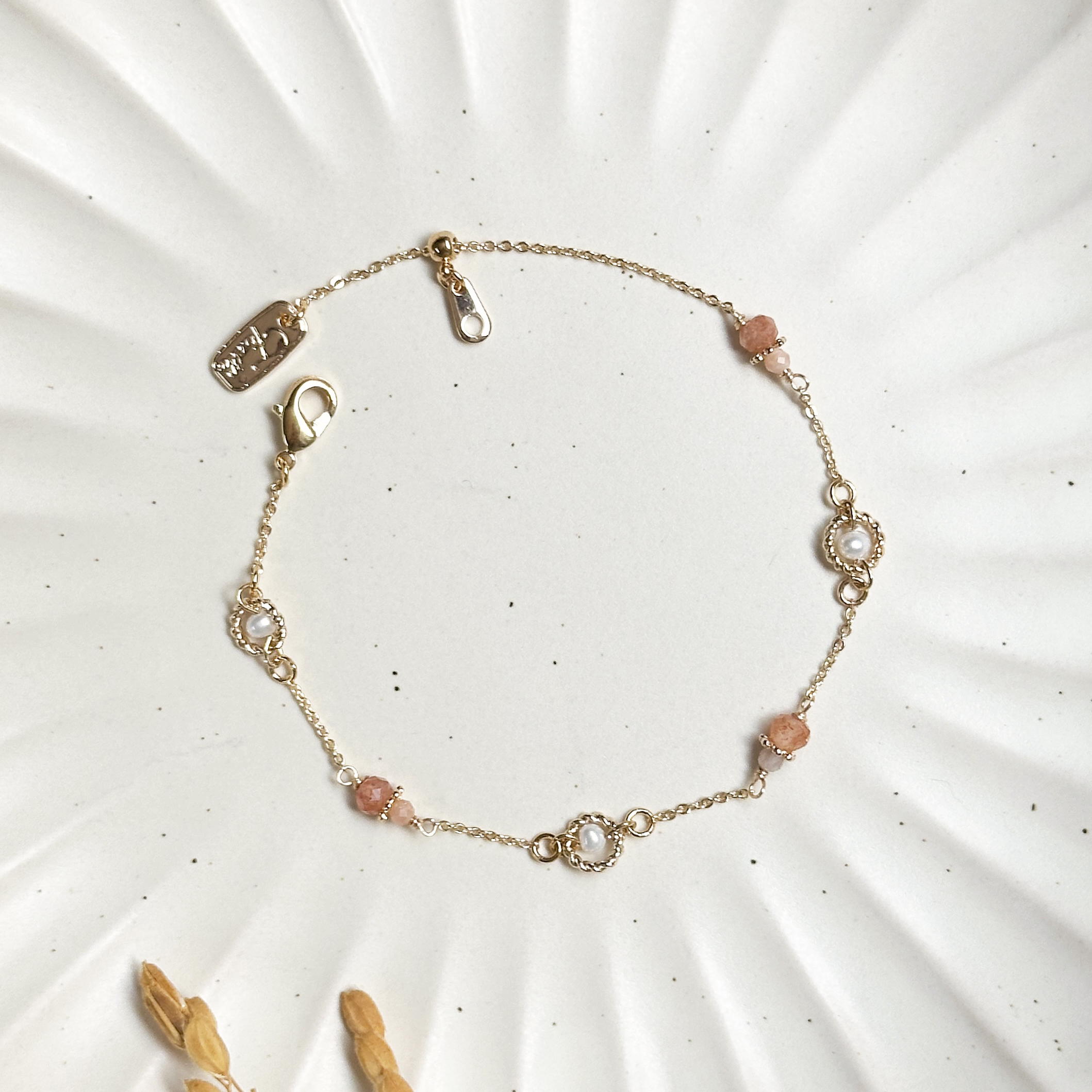 生日花 · 拾貳月肆 · 巴拉巴栗 – 金草莓晶 – 手鍊