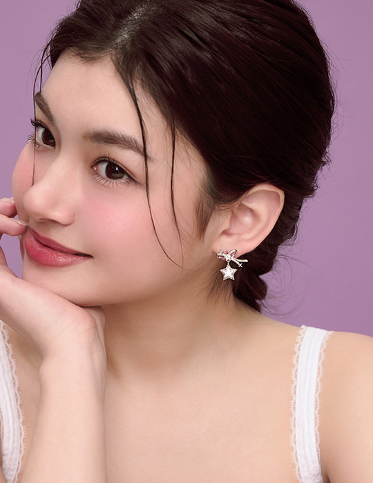 許願流星滿鑽垂掛。針式耳環