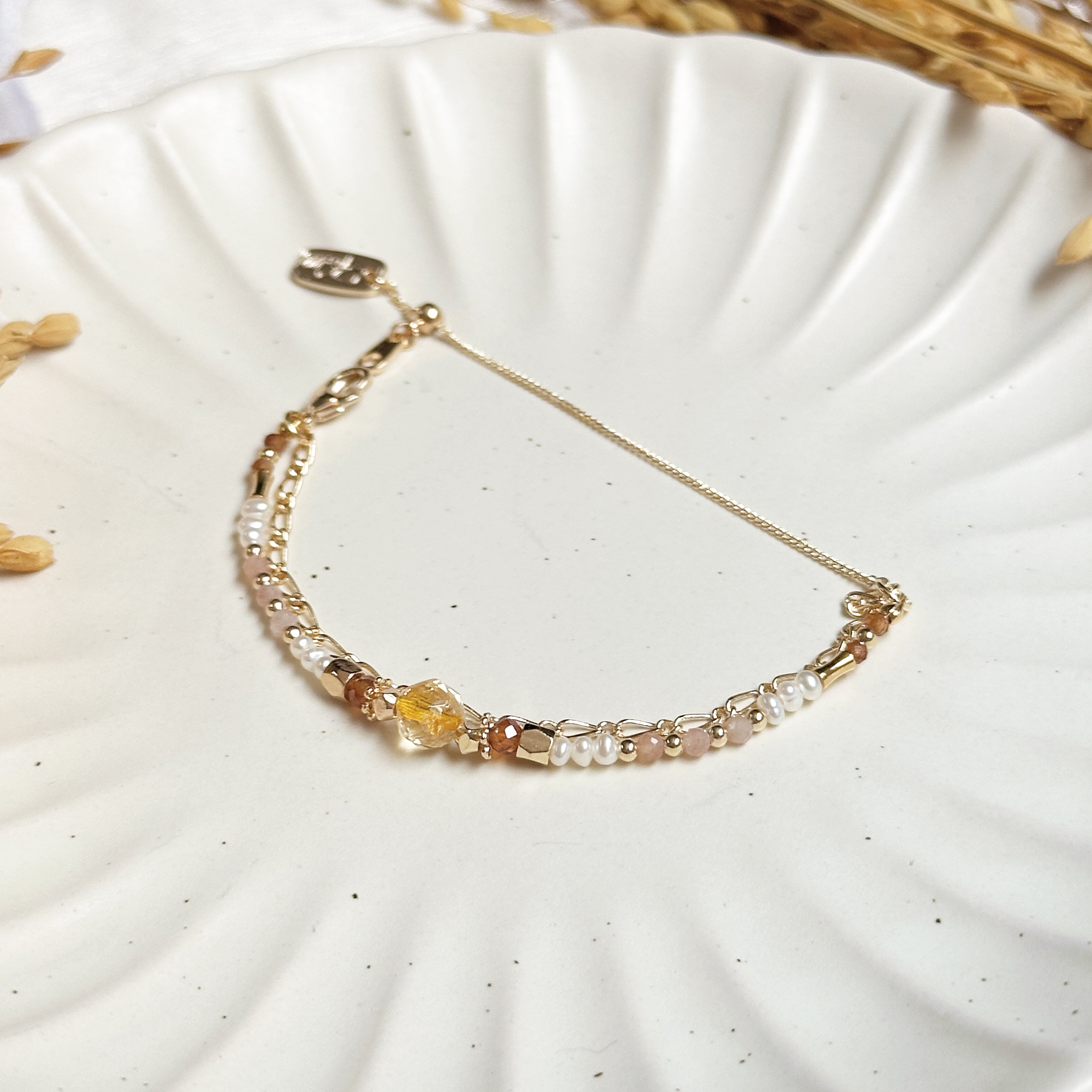 生日花 · 陸月拾柒 · 猿麝香 – 黃水晶 – 手鍊