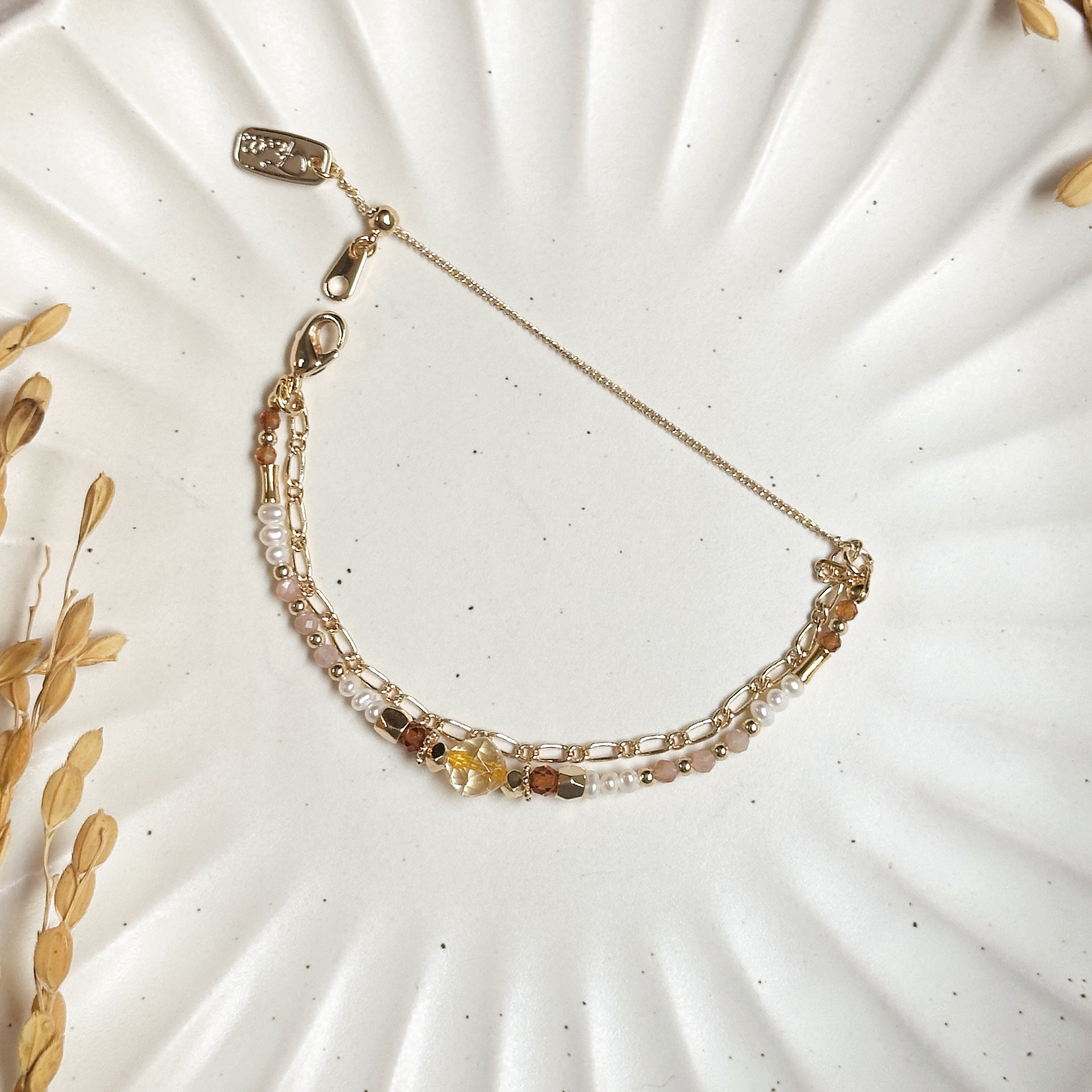 生日花 · 陸月拾柒 · 猿麝香 – 黃水晶 – 手鍊