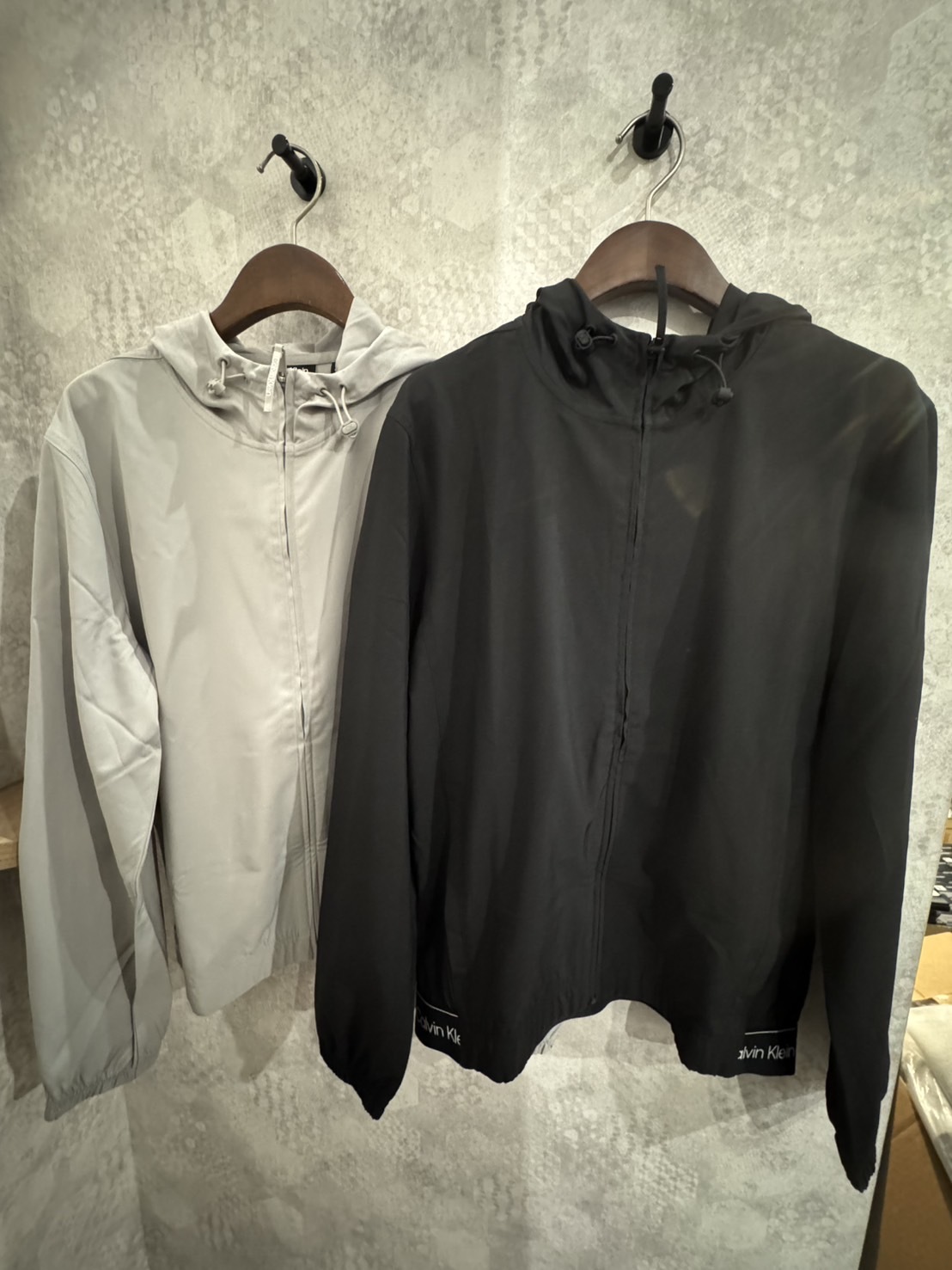 Calvin Klein CK 下擺串標 薄外套 防曬外套 防風外套