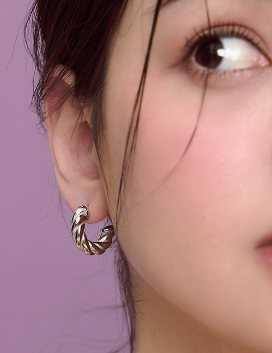 【鈦鋼】經典扭轉C圈耳環(銀)