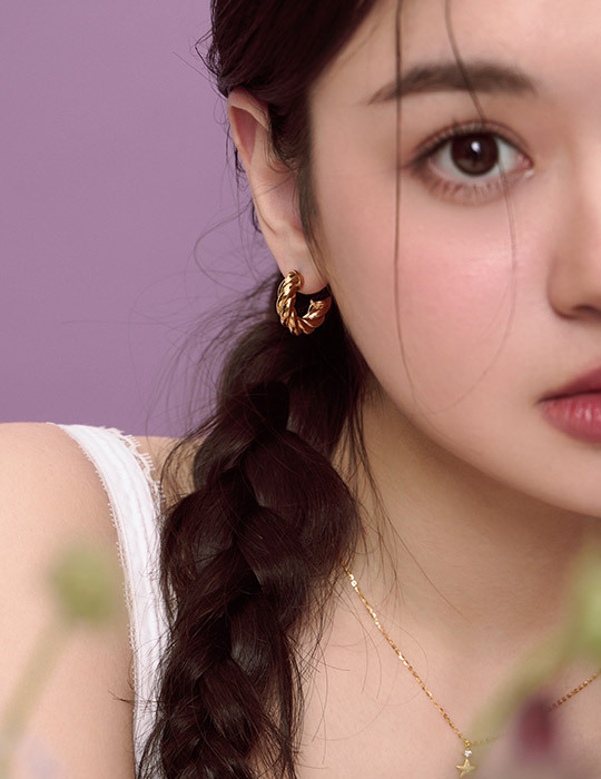 【鈦鋼】經典扭轉C圈耳環(金)