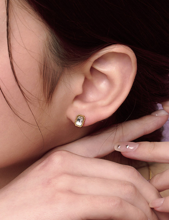 【鈦鋼】花珠邊長方單鑽耳環(銀)