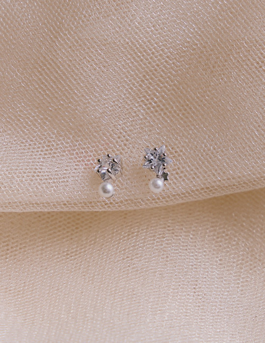 【925純銀】簡約弧形星星。銀針耳環(銀)