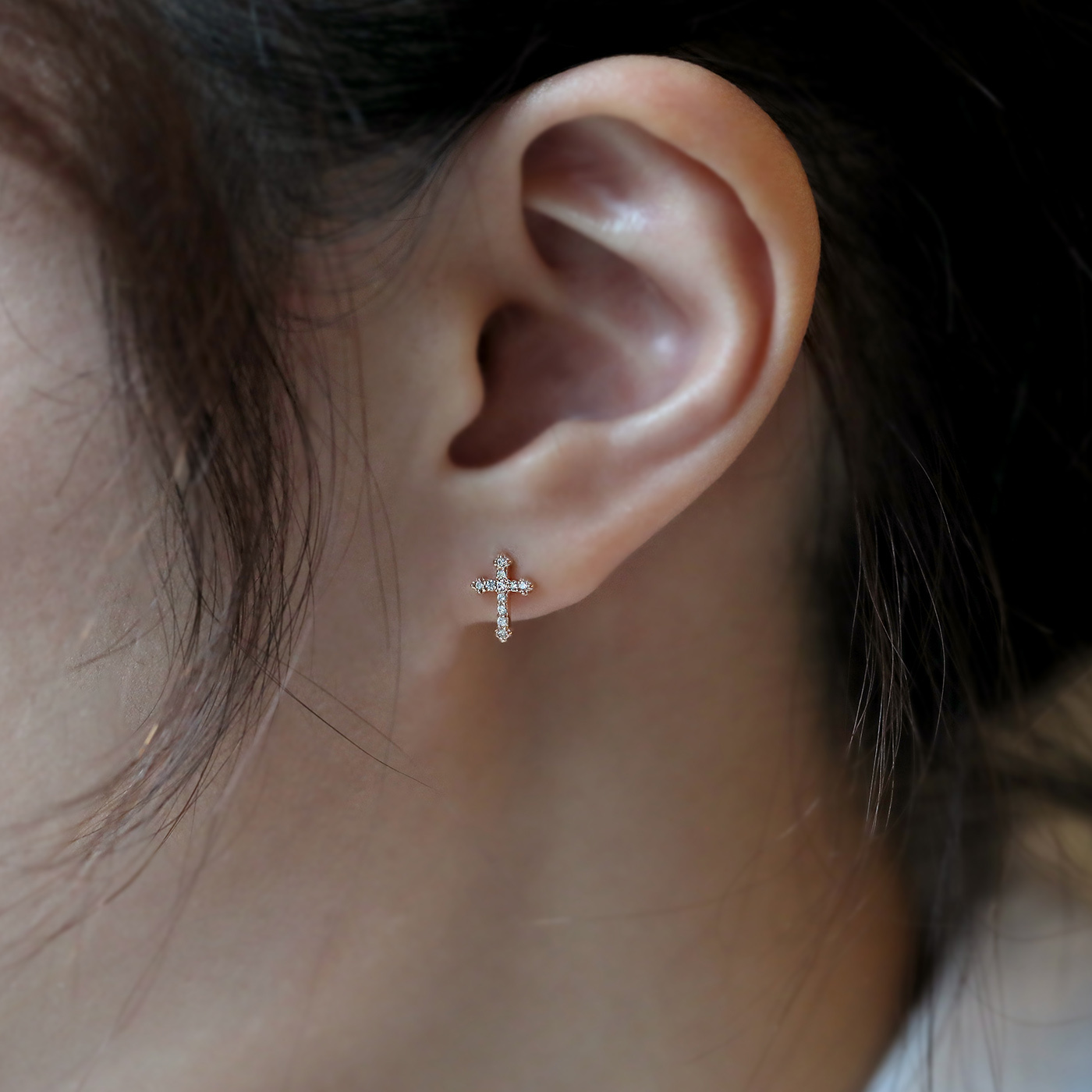 為愛祈禱 — 9分十字架鑽石耳環