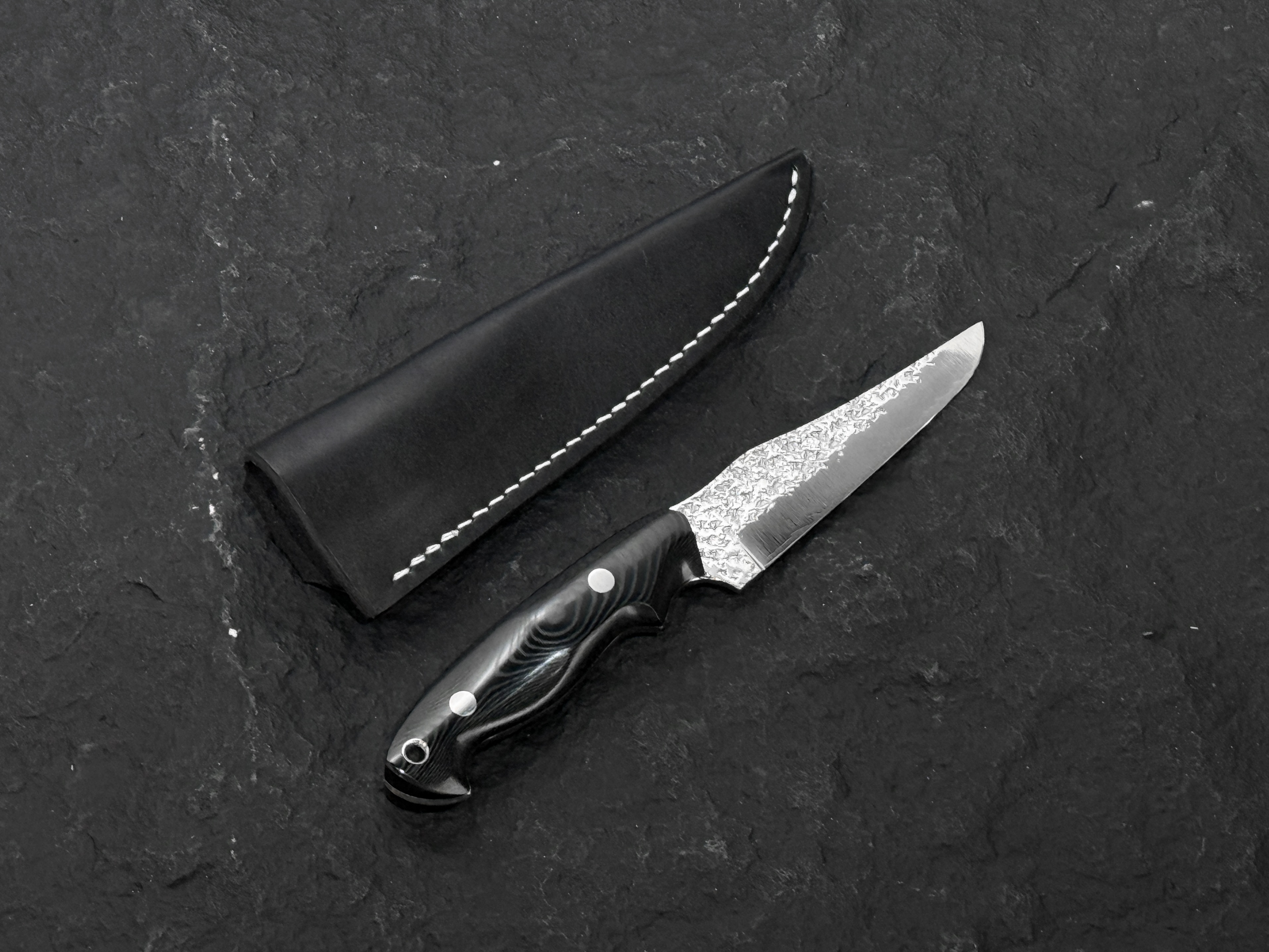 黑崎優 「雫 IV」 SG2 槌目 戶外刀 皮革刀套付