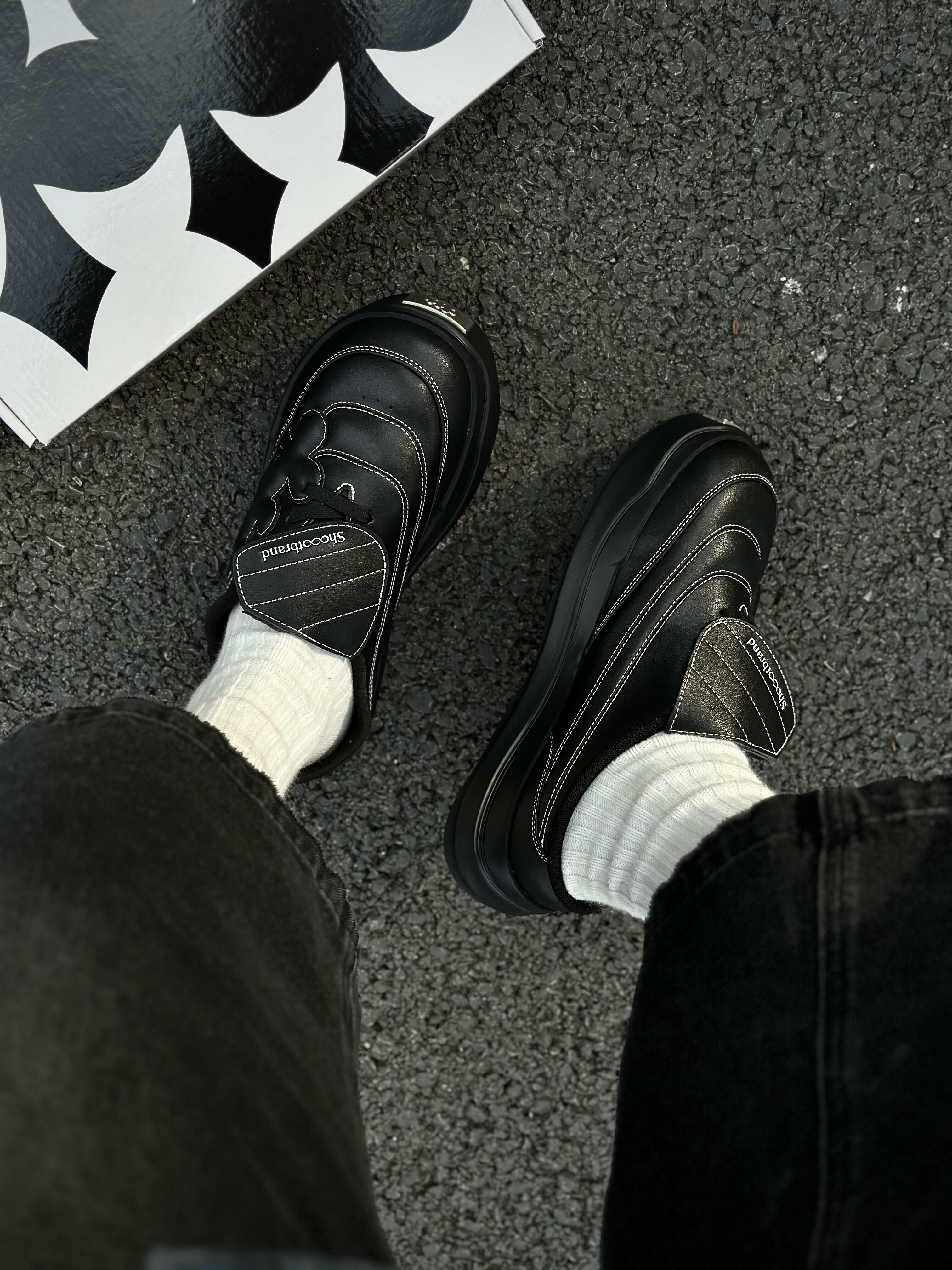 SHOOT BRAND RANDOM 重組系列 全黑 外縫線 翻蓋 金屬標  半拖 勃肯鞋 男女同款/預購